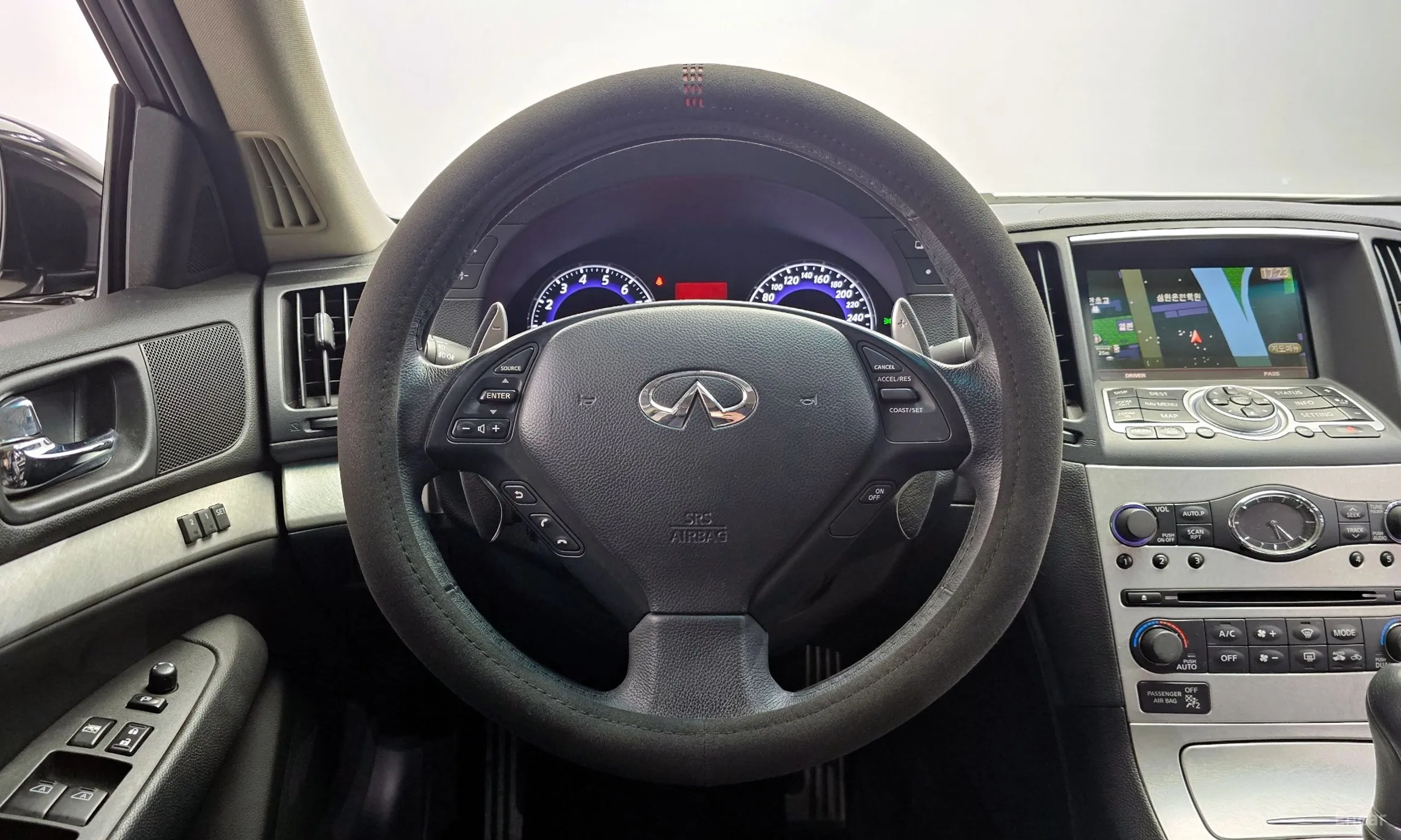 Infiniti G37 превью 13