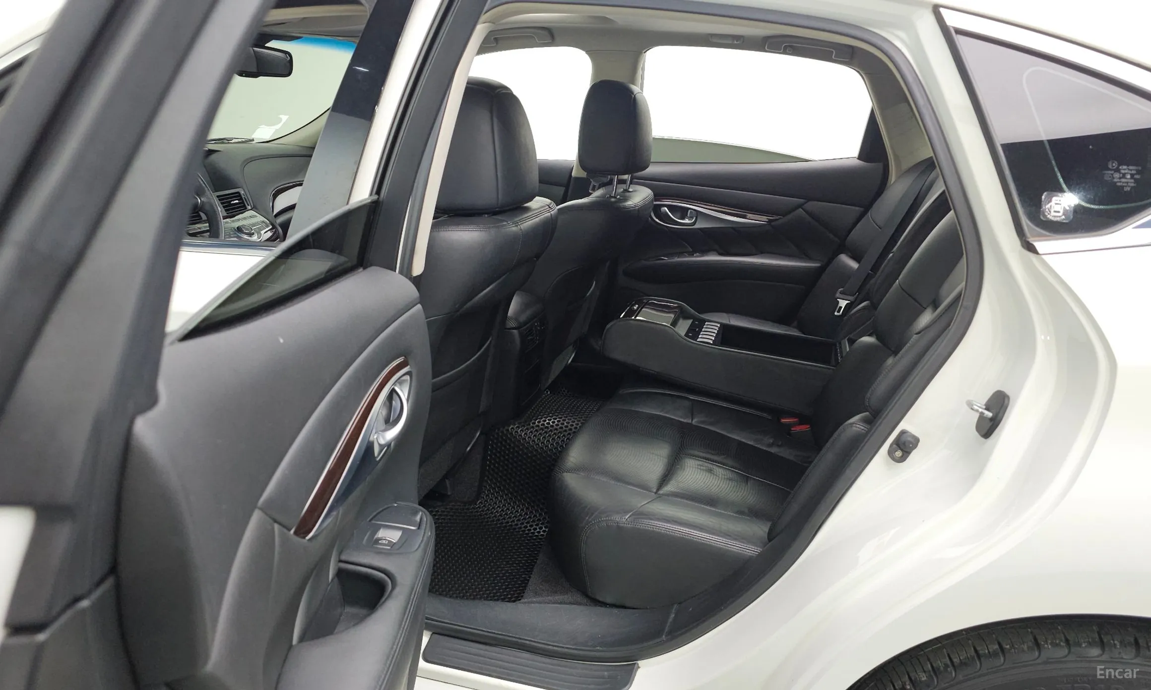 Infiniti M37 превью 19