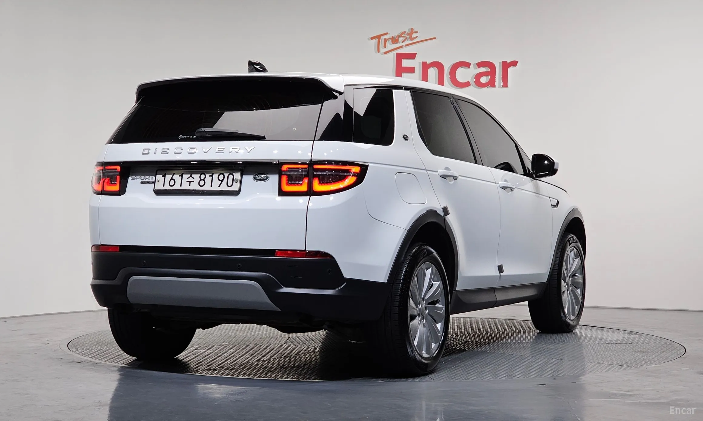 Land Rover Discovery Sports превью 2