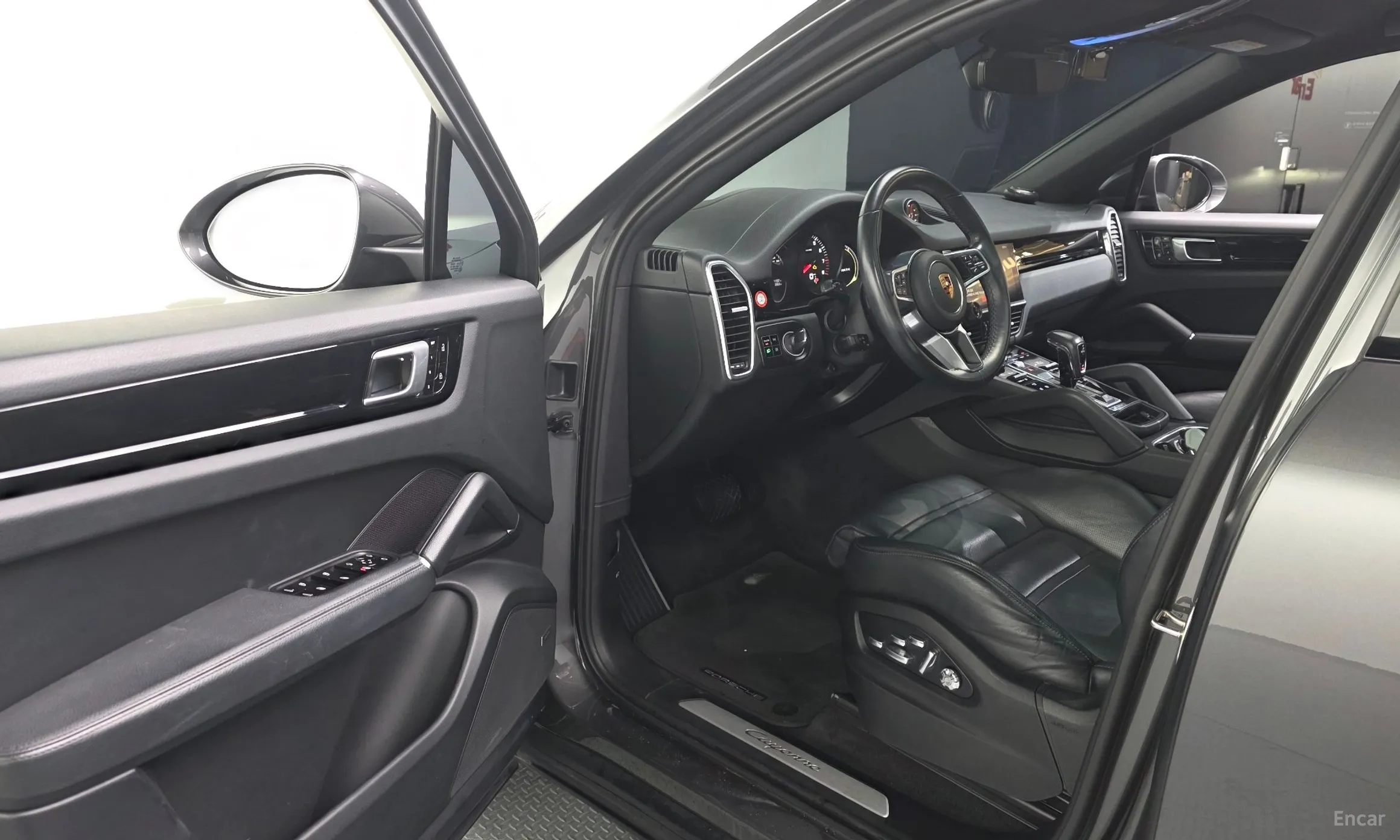 Porsche Cayenne (PO536) превью 10
