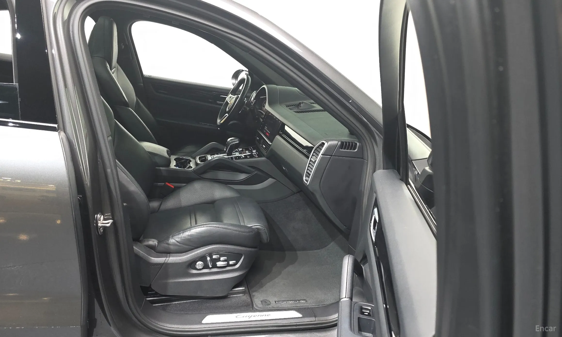 Porsche Cayenne (PO536) превью 11