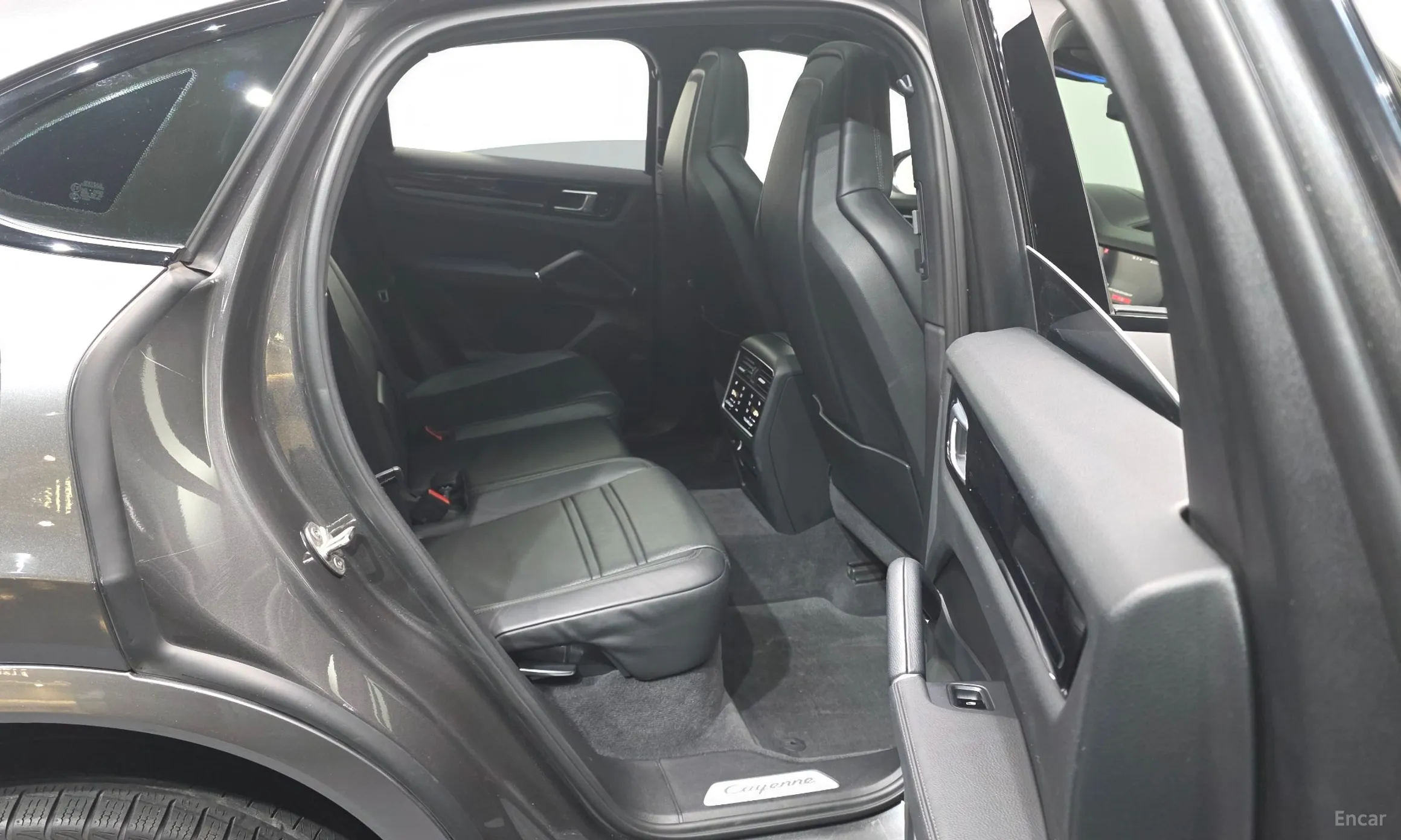 Porsche Cayenne (PO536) превью 12