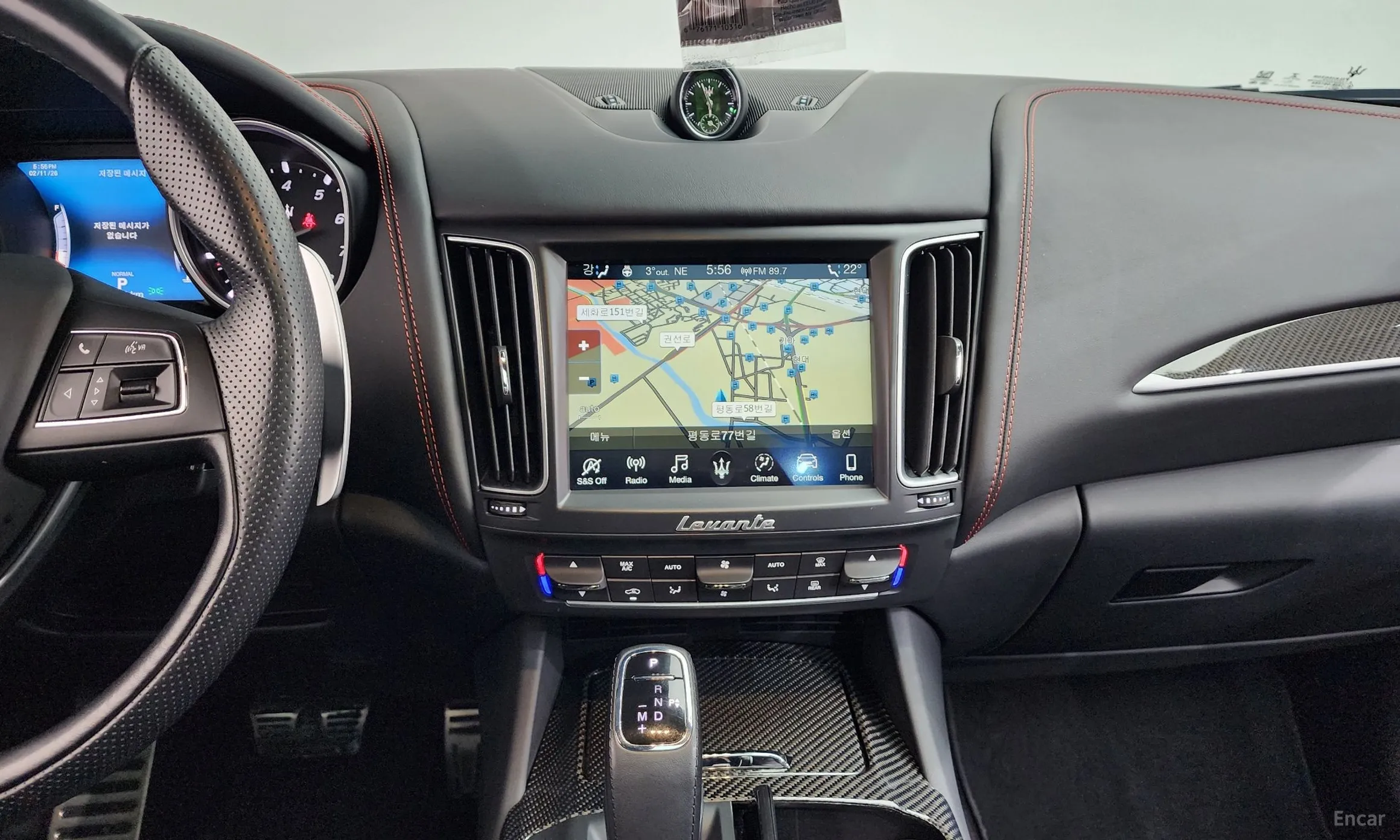 Maserati Levante превью 14