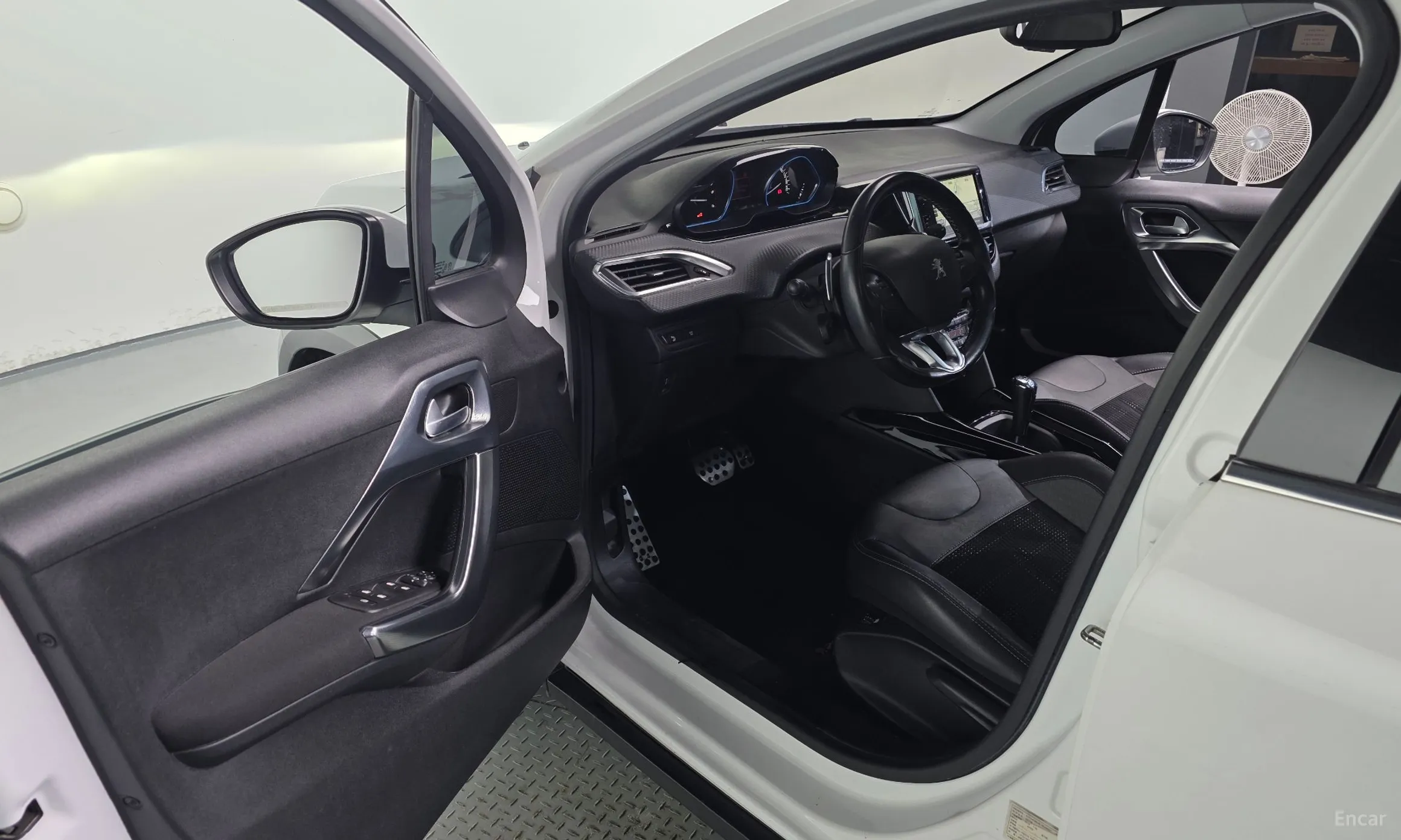 Peugeot 2008. превью 11