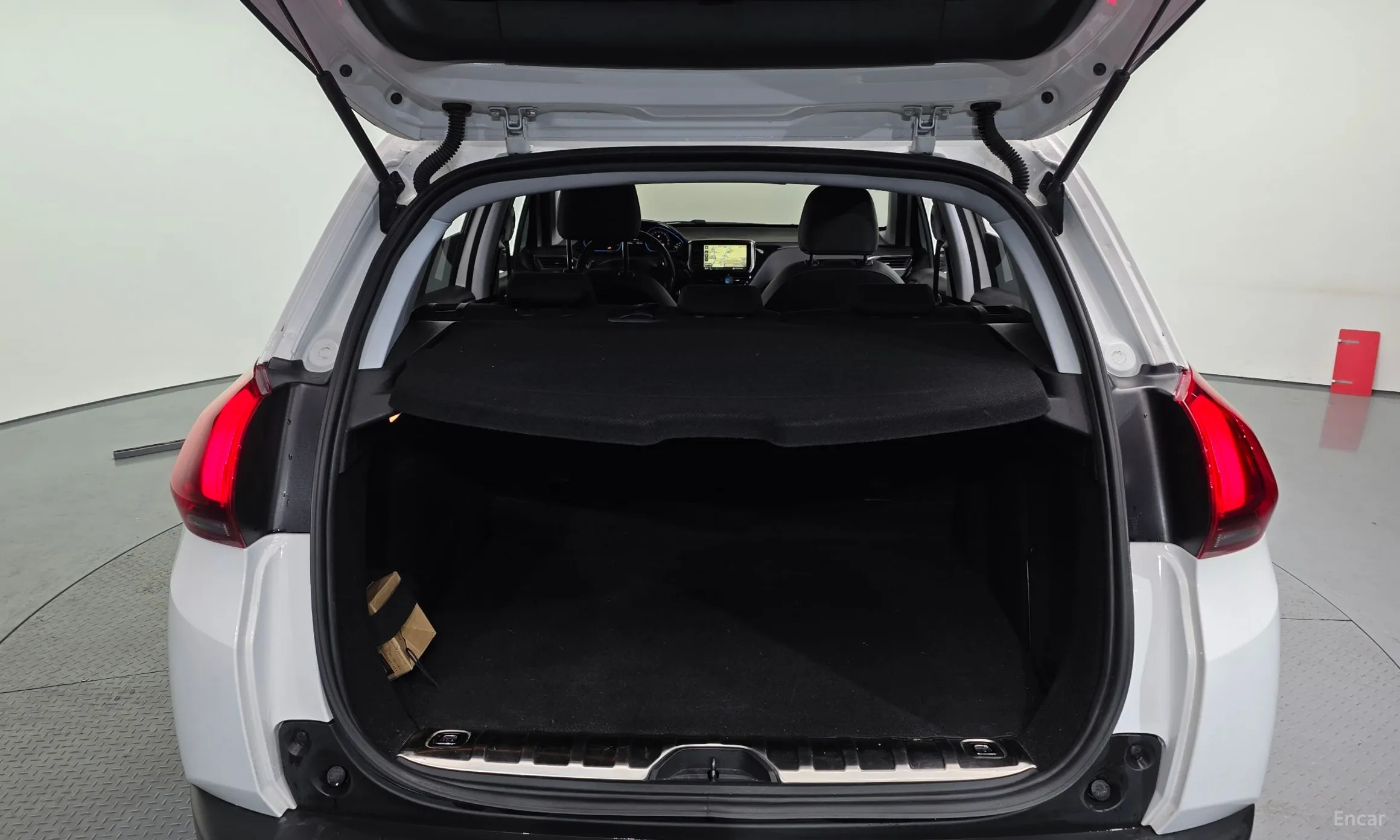 Peugeot 2008. превью 20