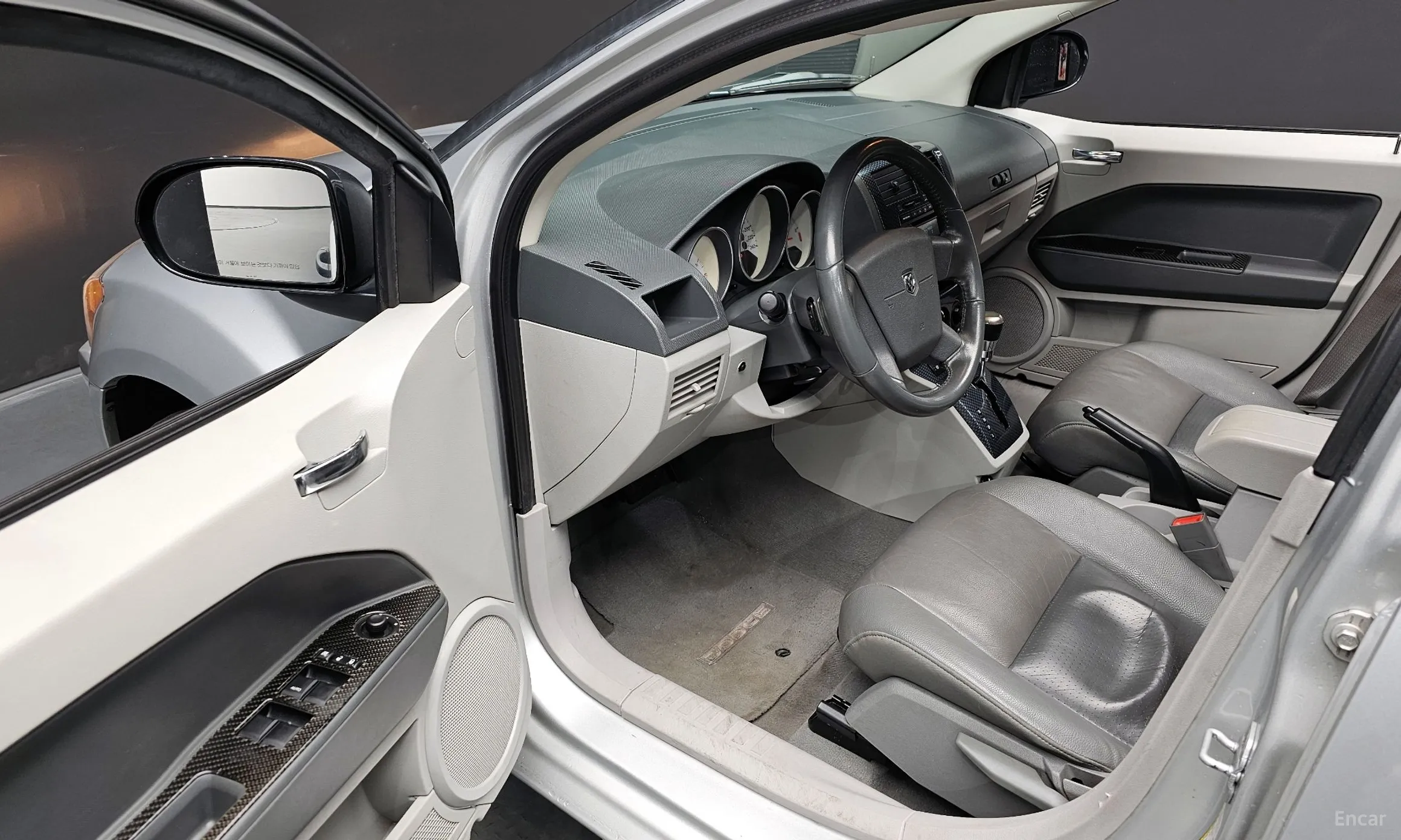 Dodge Caliber превью 12