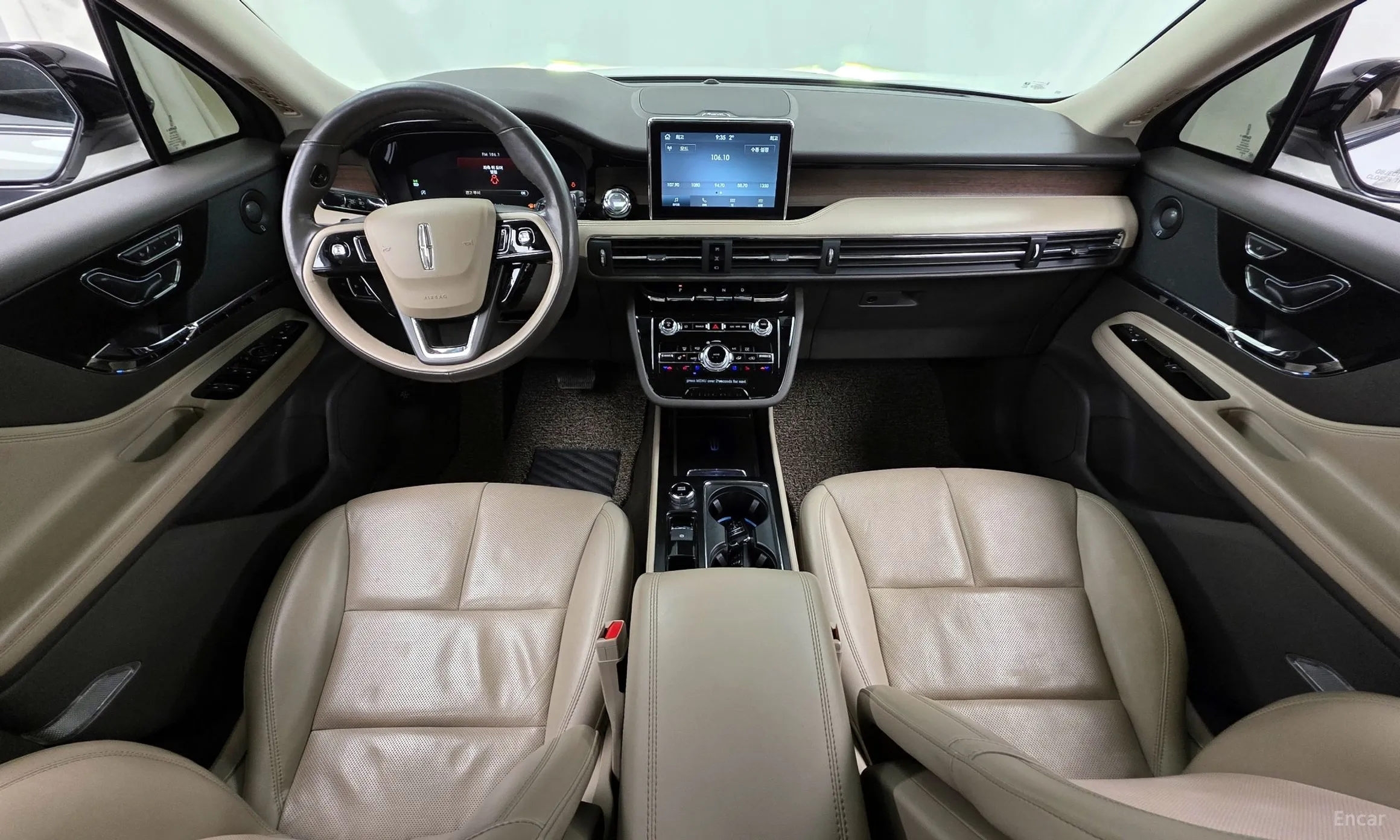 Lincoln Corsair превью 7