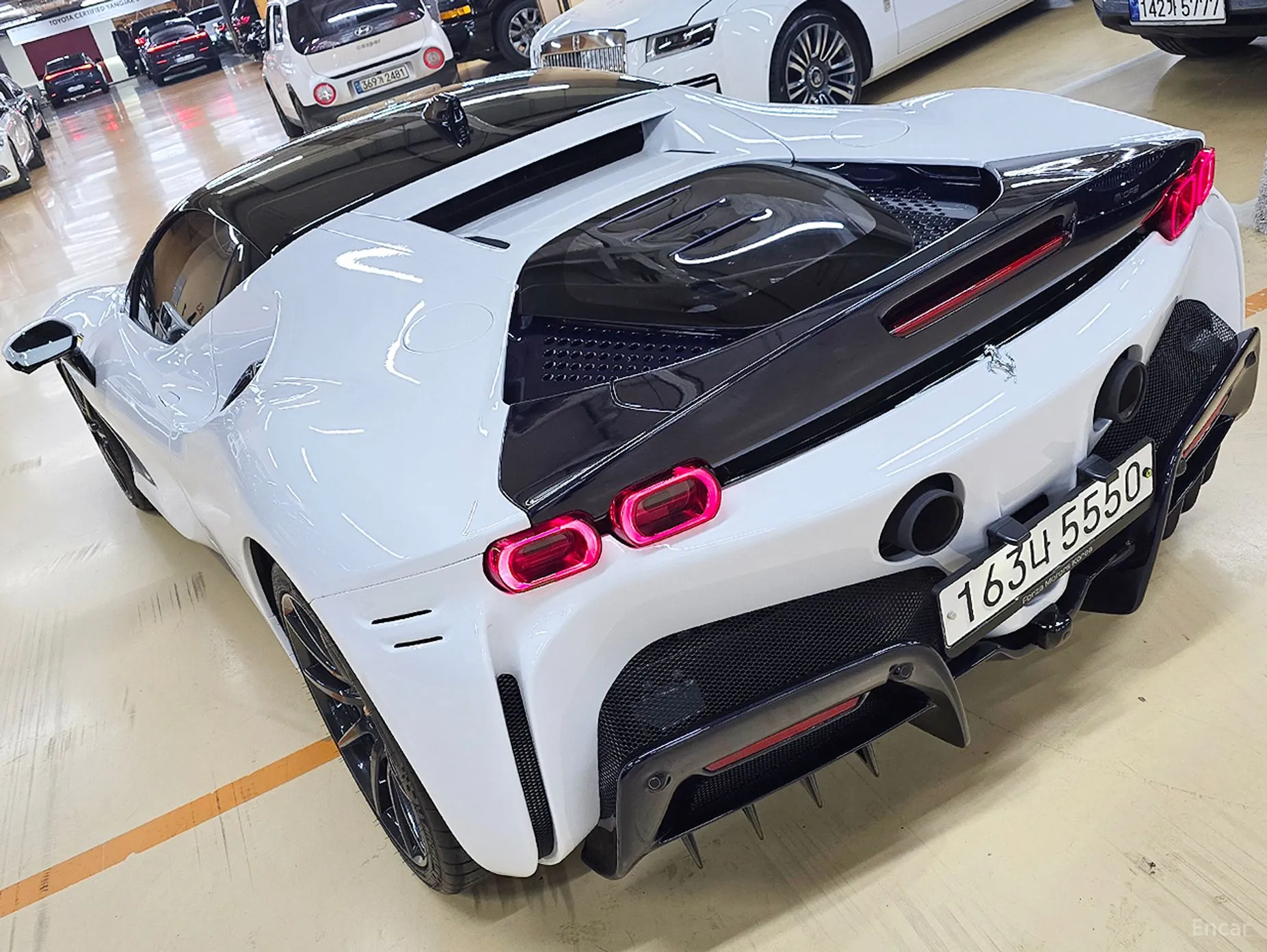 Ferrari SF90 Stradale превью 5