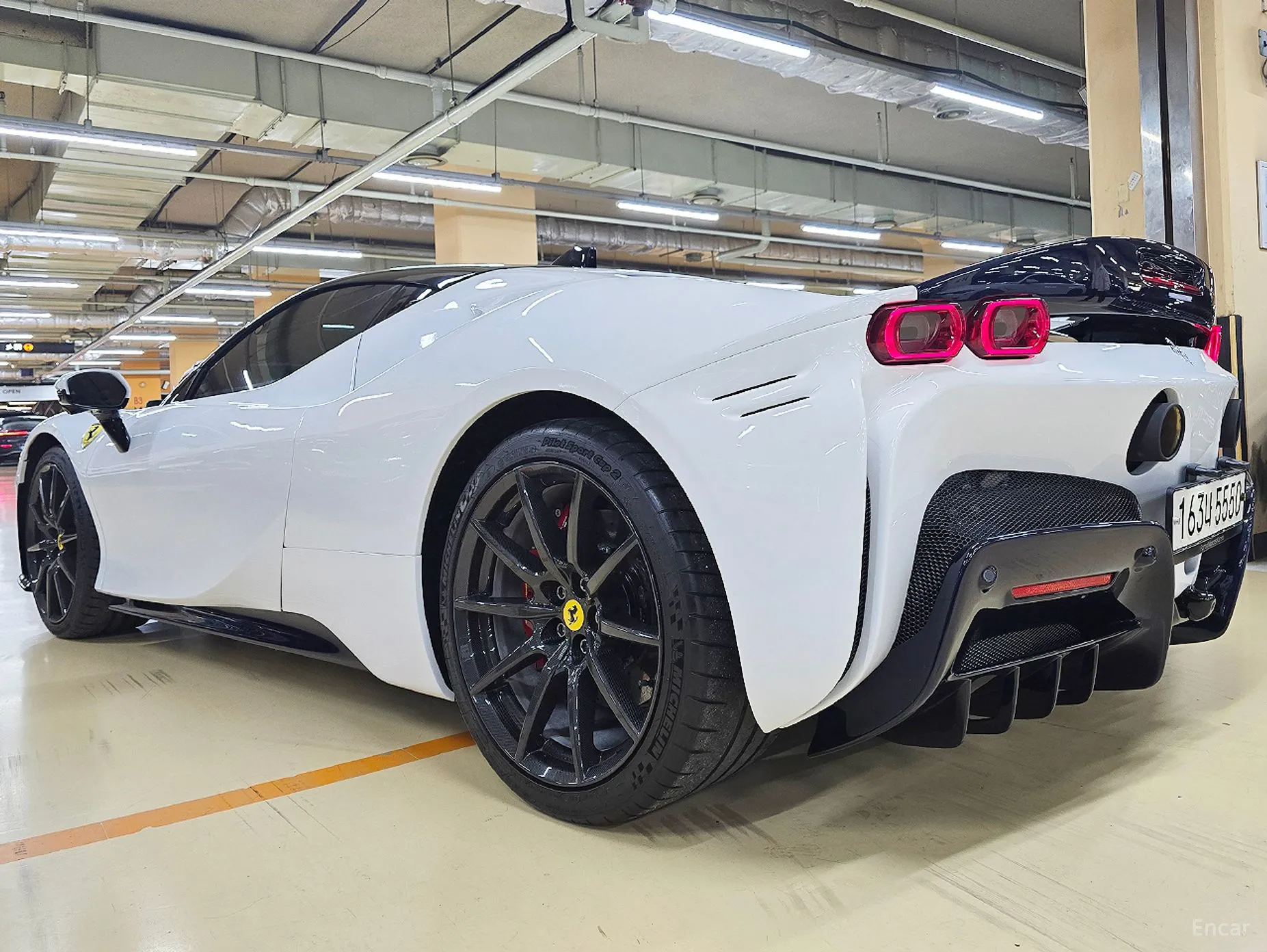 Ferrari SF90 Stradale превью 6