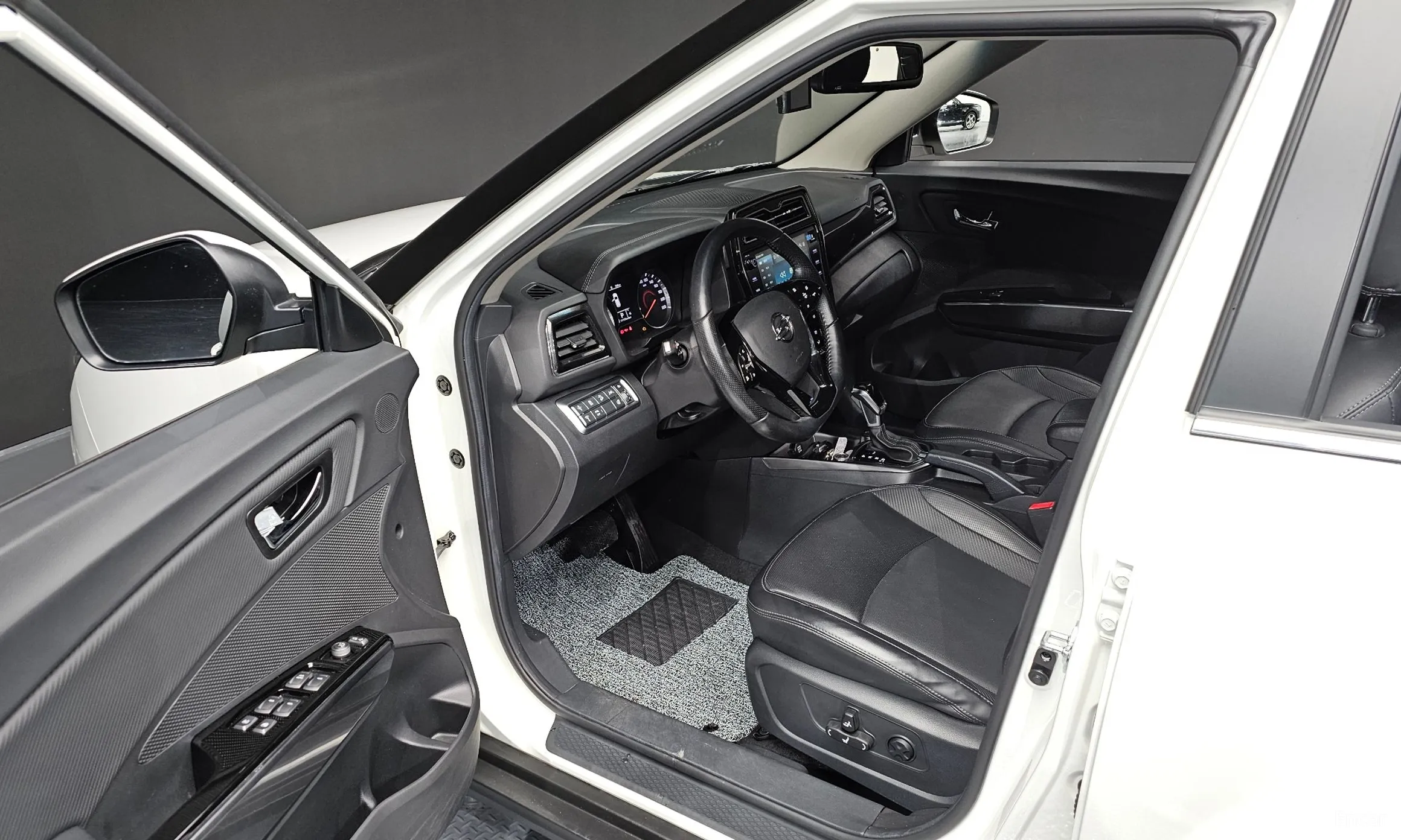 KG Mobility (SsangYong) Berry New Tivoli превью 10
