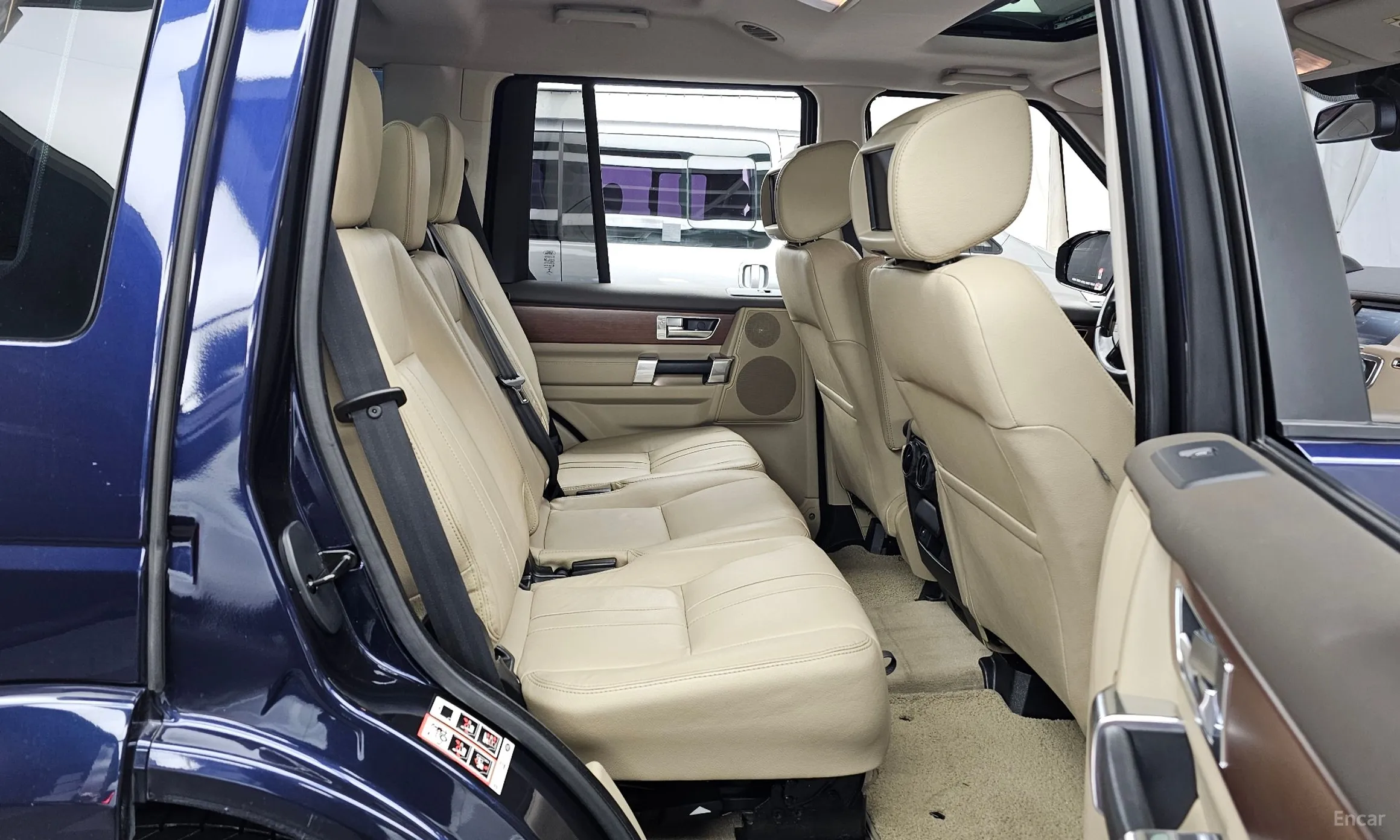 Land Rover Discovery 4 превью 12