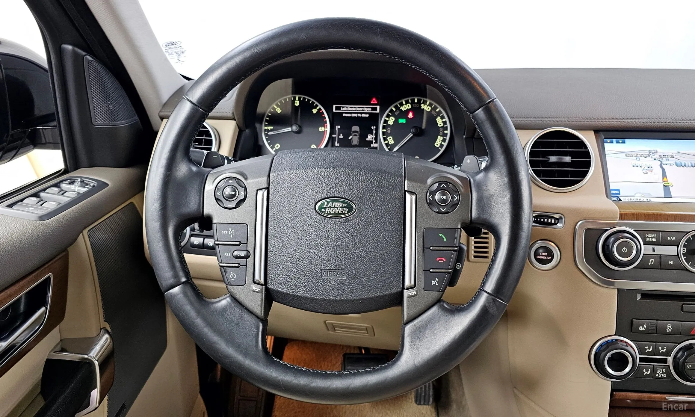 Land Rover Discovery 4 превью 13