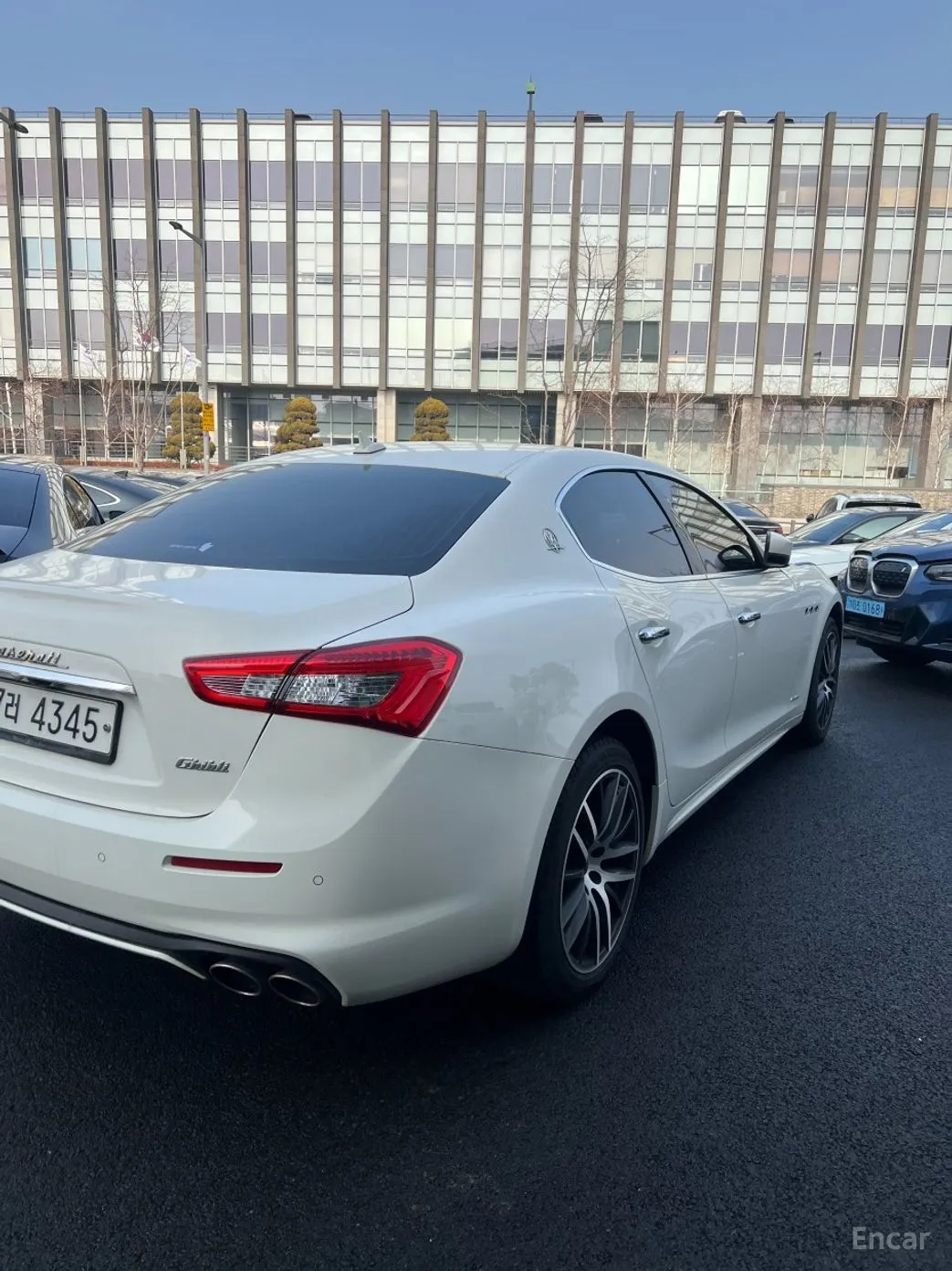 Maserati Ghibli превью 3
