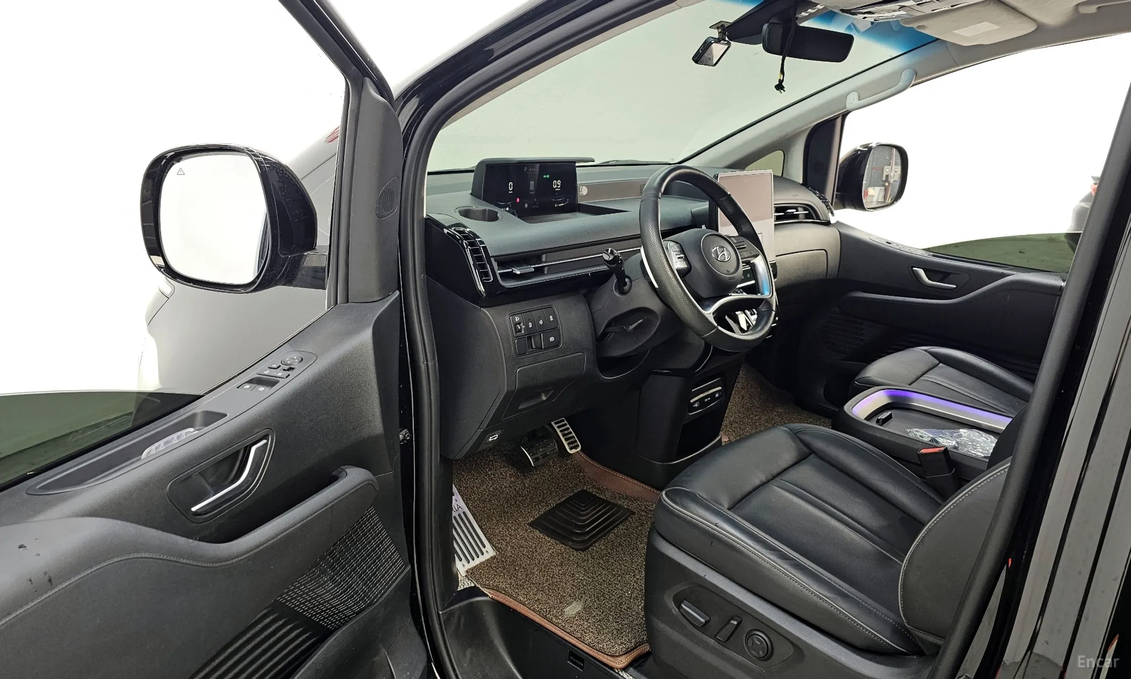 Hyundai Staria превью 10