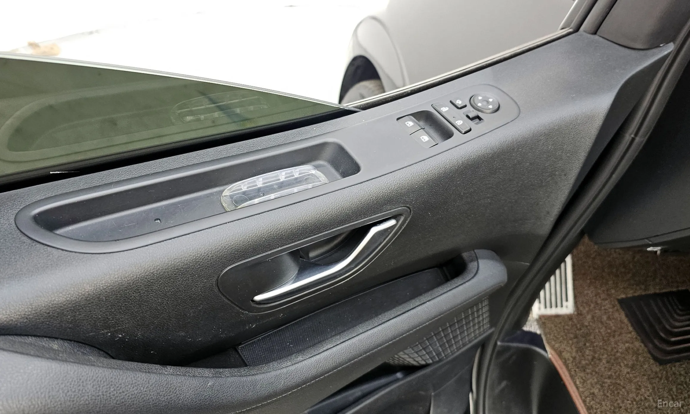 Hyundai Staria превью 17