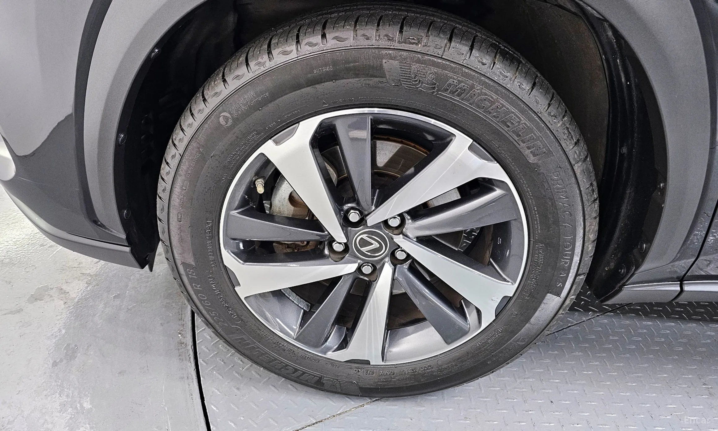 Lexus NX300h превью 5