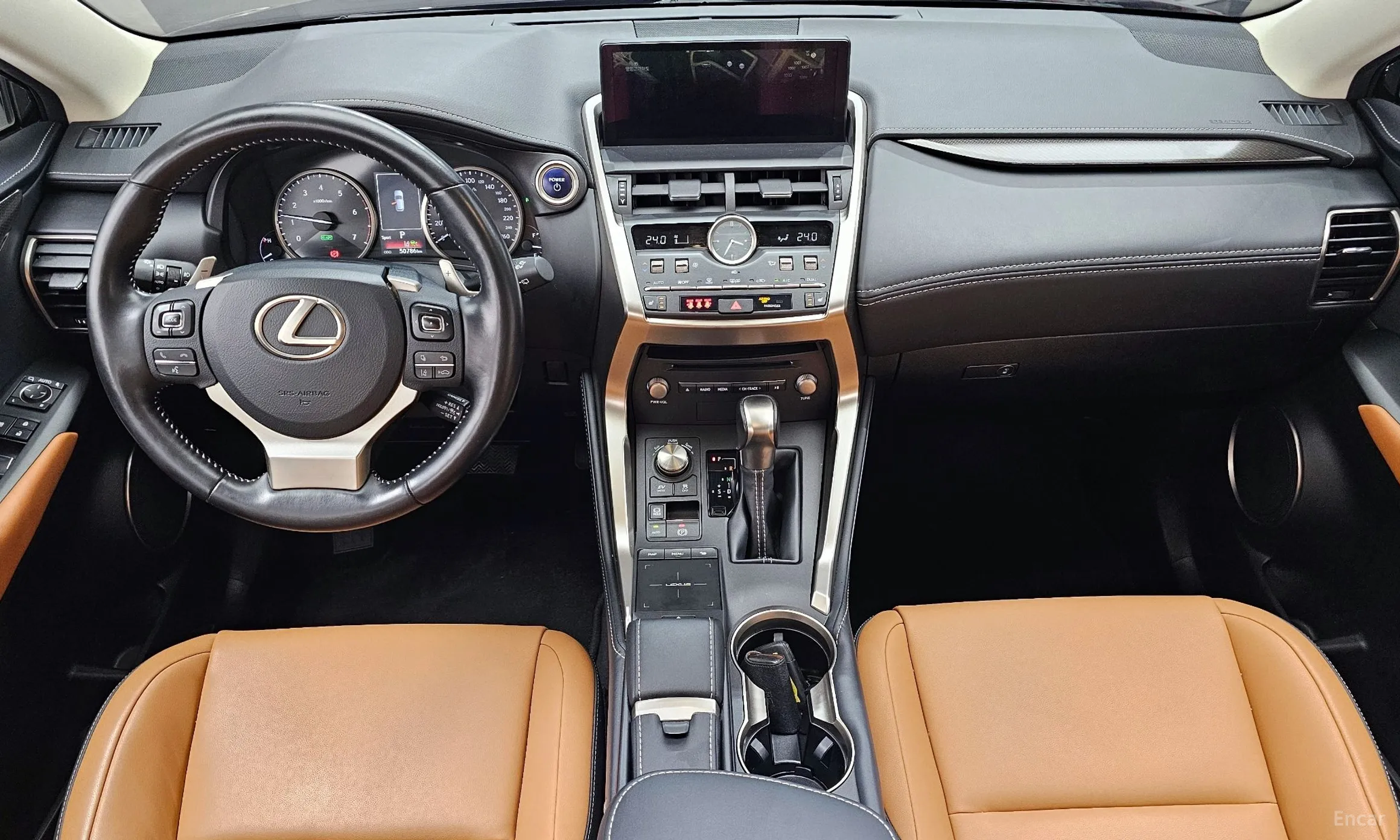Lexus NX300h превью 7