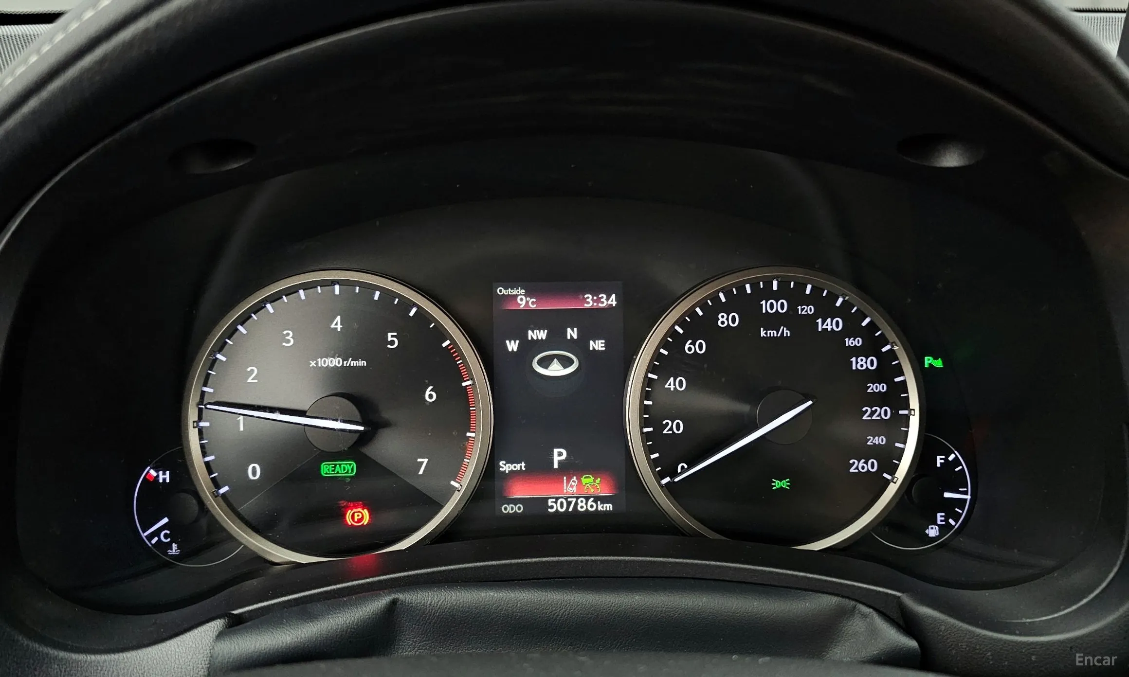 Lexus NX300h превью 8