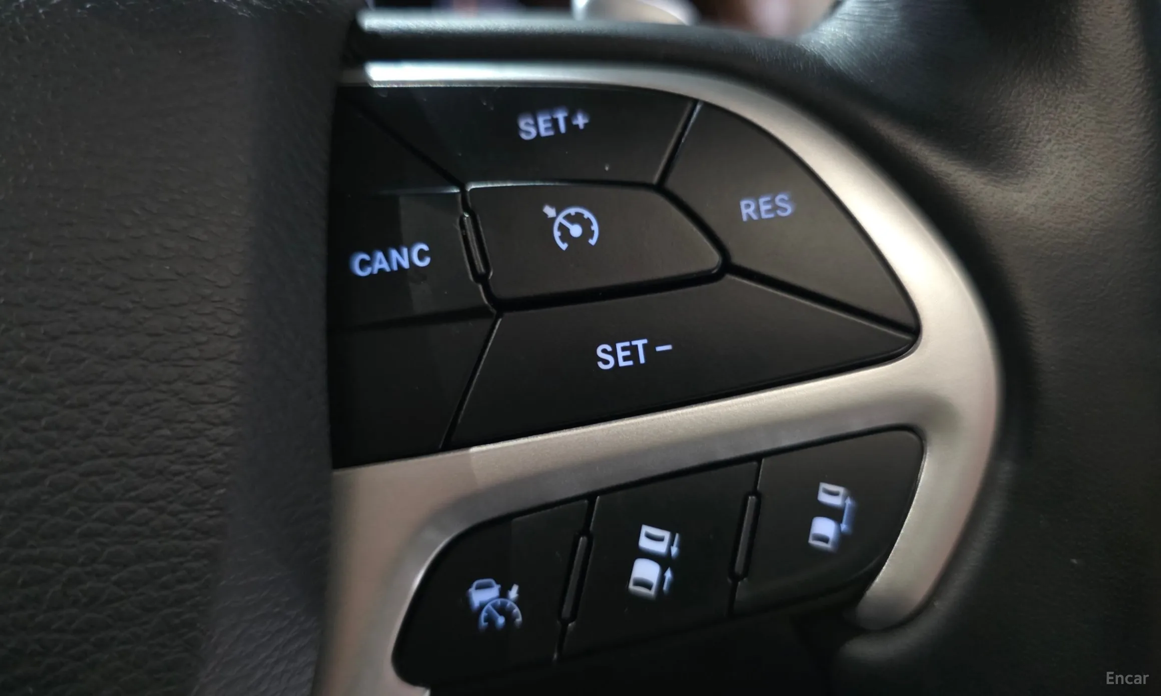 Jeep Grand Cherokee превью 15
