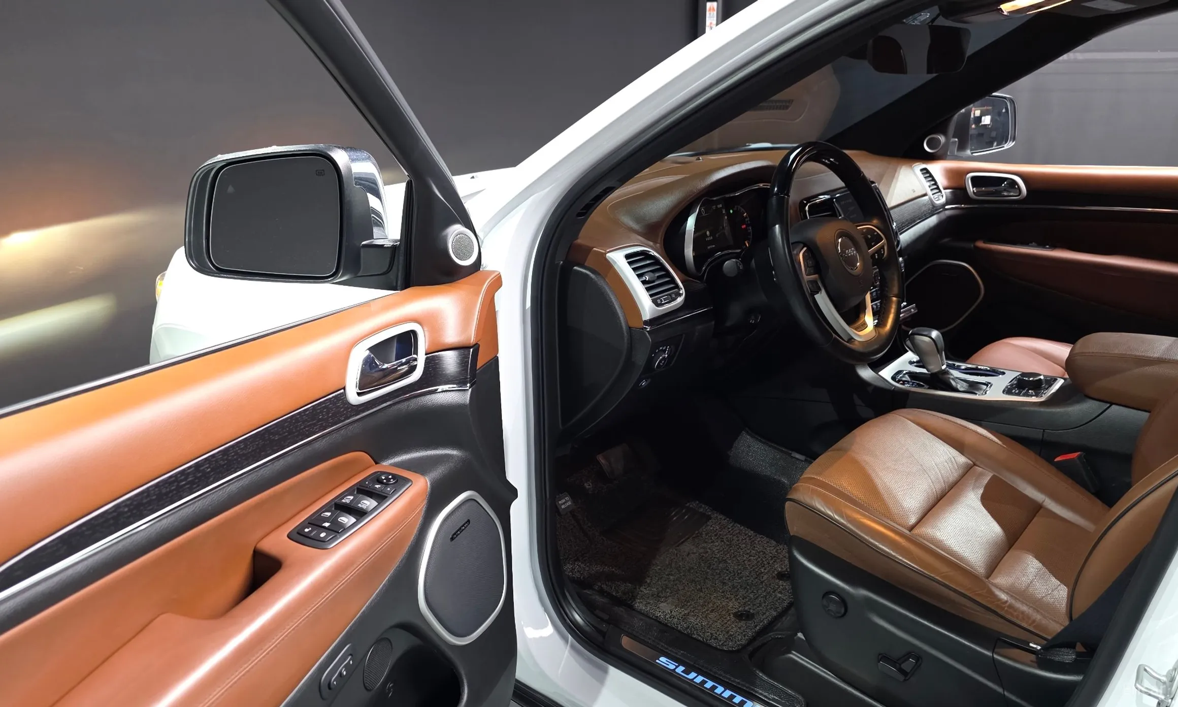 Jeep Grand Cherokee превью 17