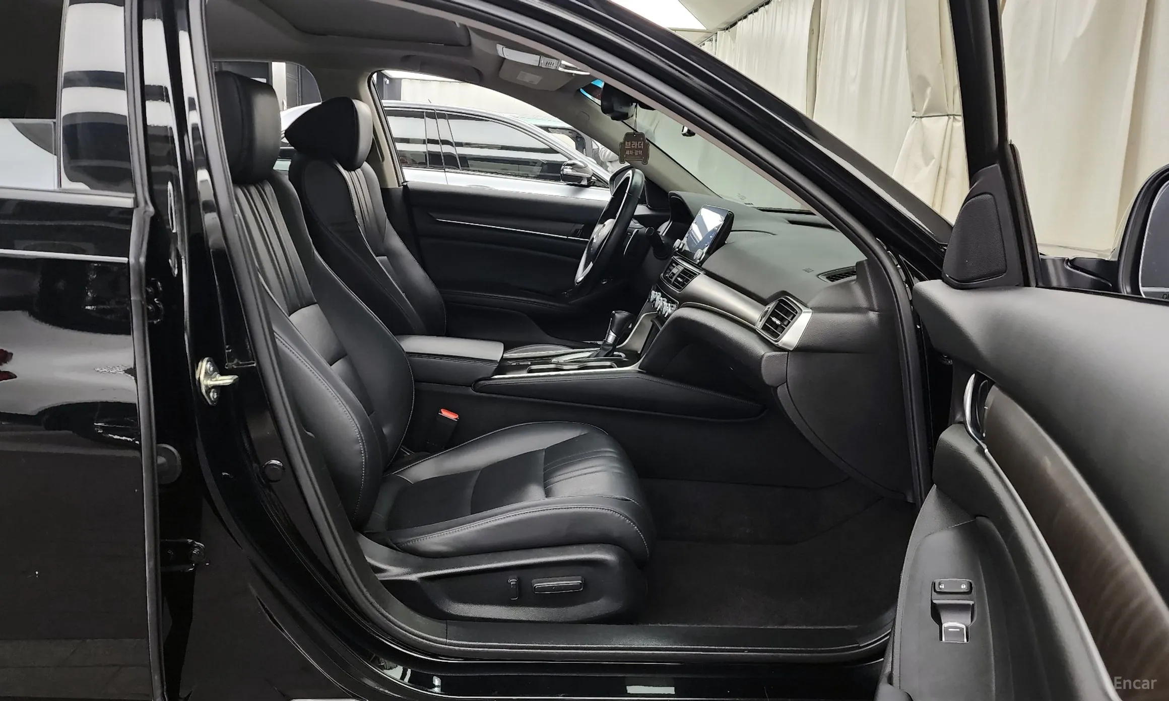 Honda Accord 10th Generation превью 11