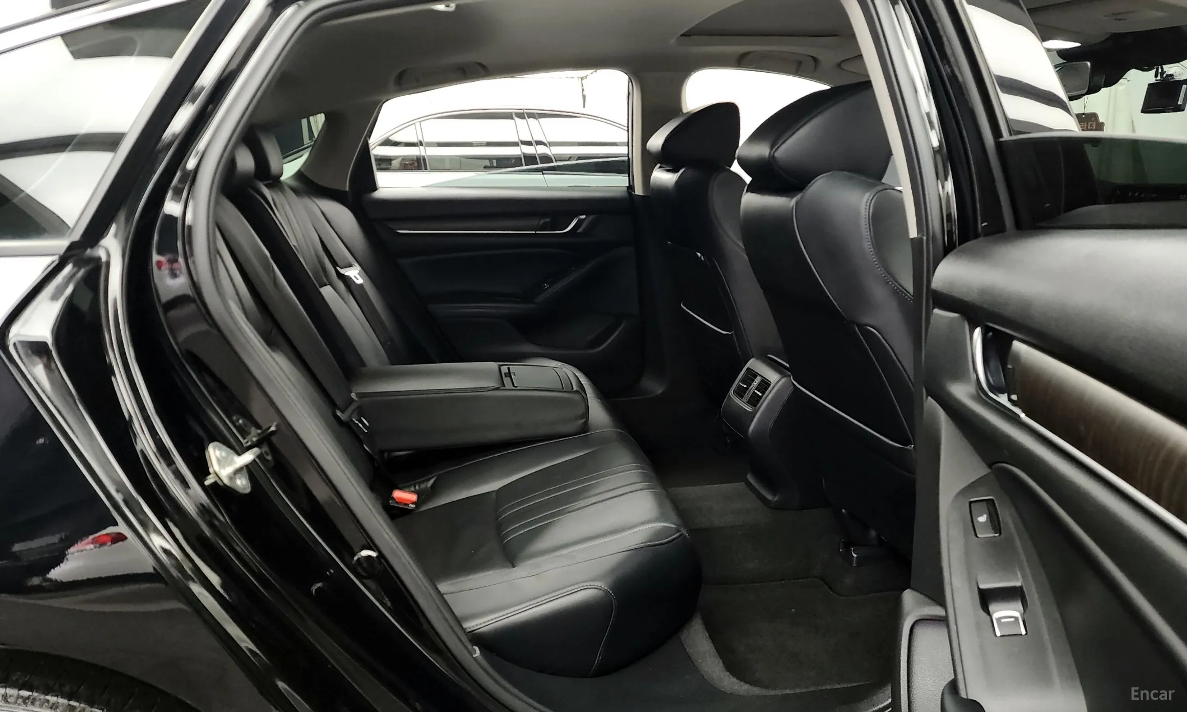 Honda Accord 10th Generation превью 12