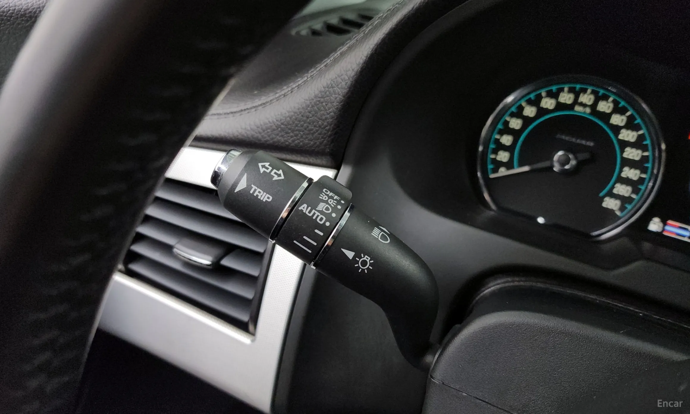 Jaguar New XF превью 18