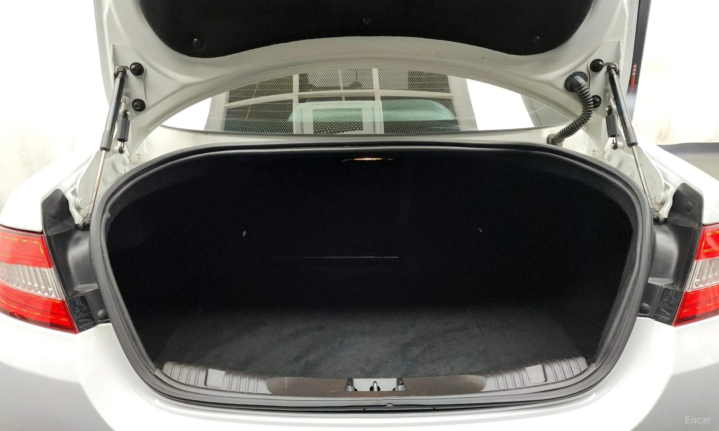 Jaguar New XF превью 20