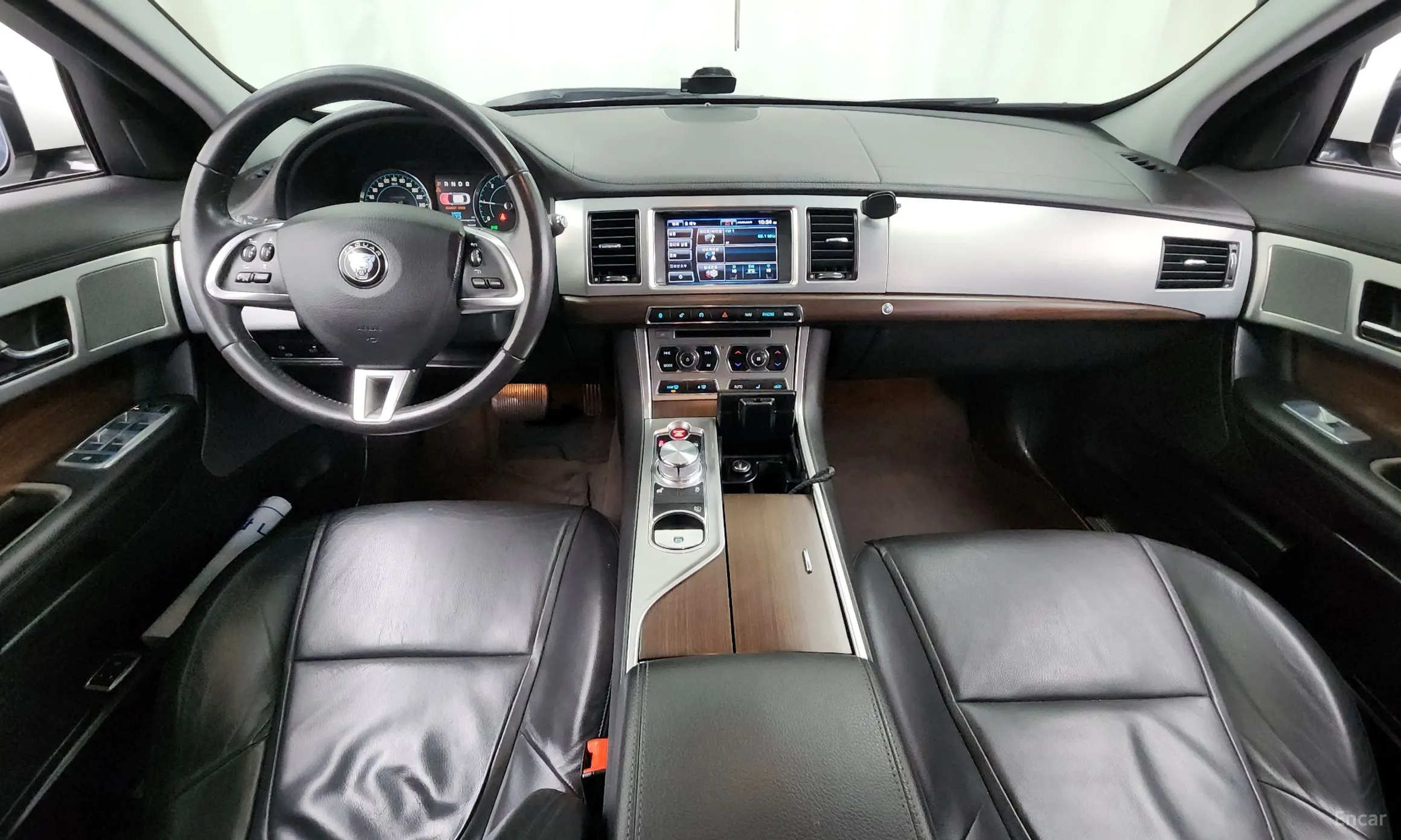 Jaguar New XF превью 7