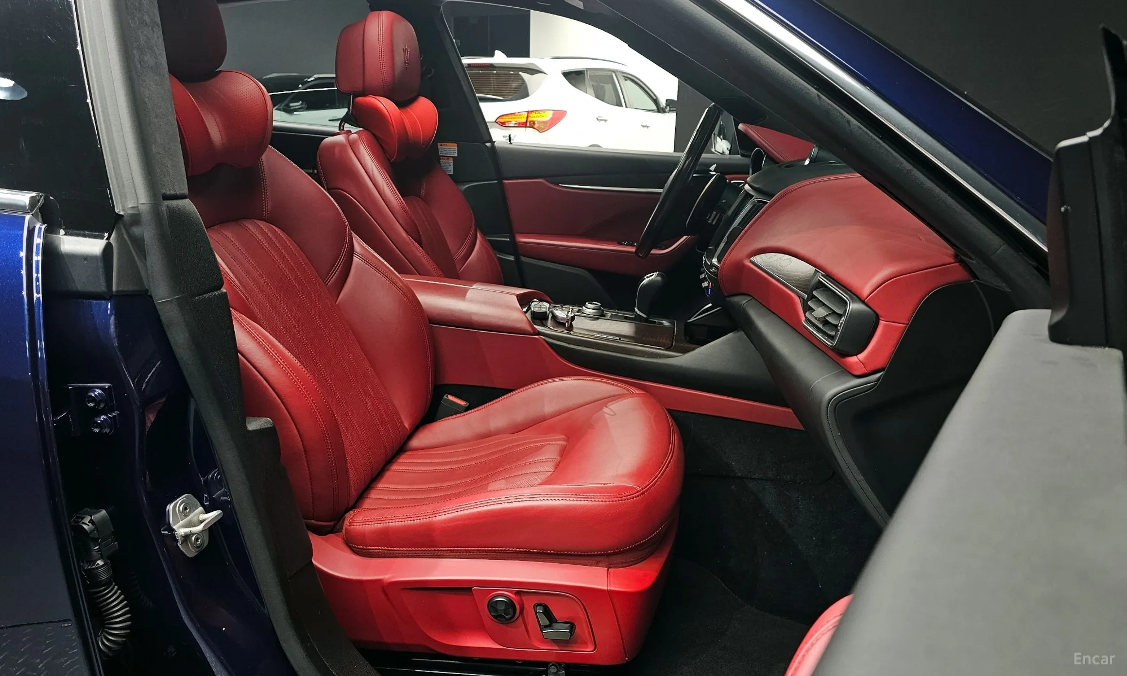 Maserati Levante превью 10