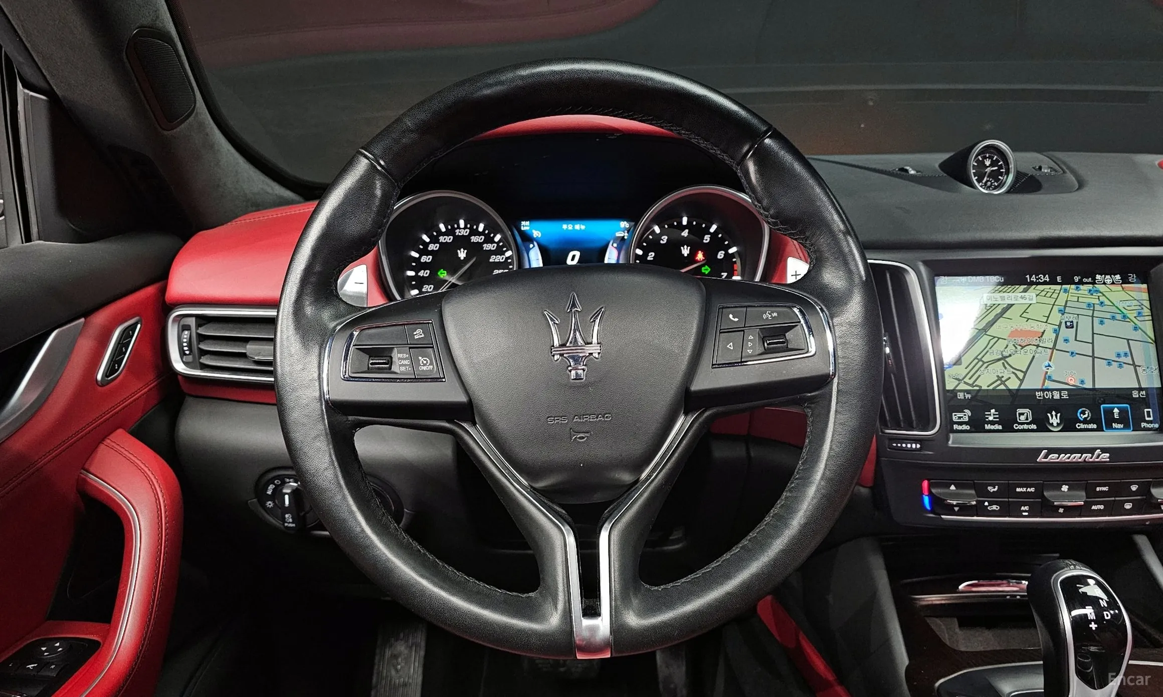 Maserati Levante превью 13