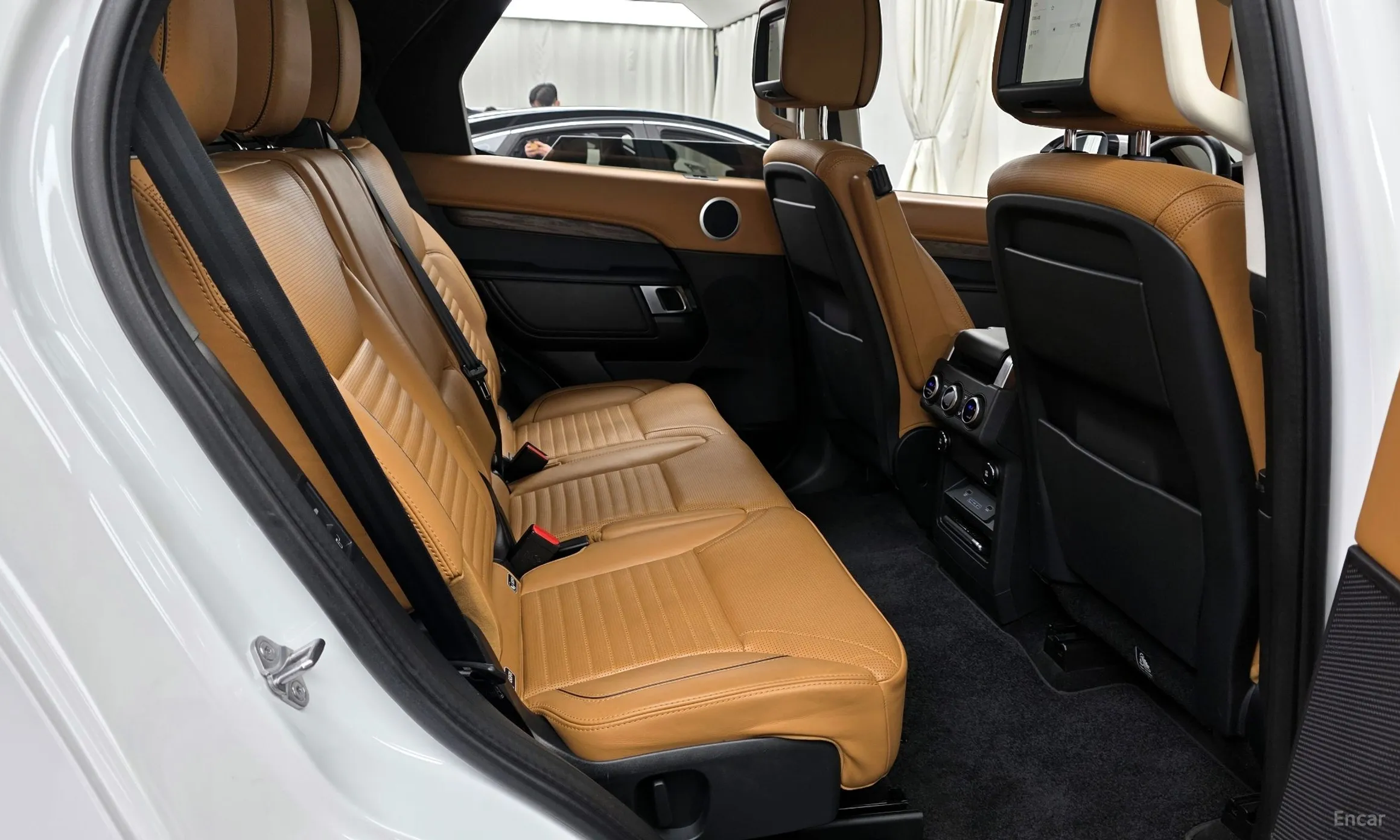 Land Rover Discovery 5 превью 12
