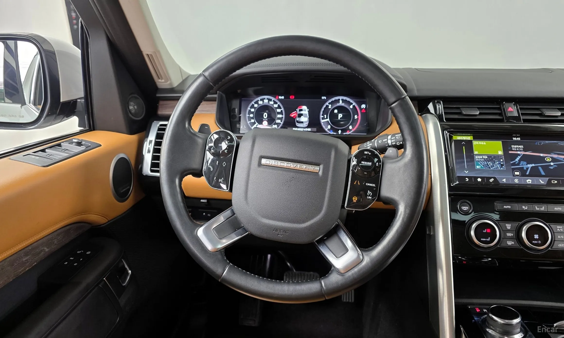 Land Rover Discovery 5 превью 13