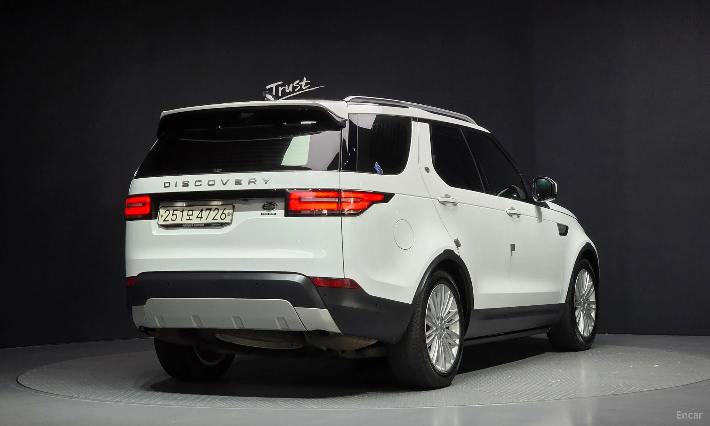Land Rover Discovery 5 превью 2