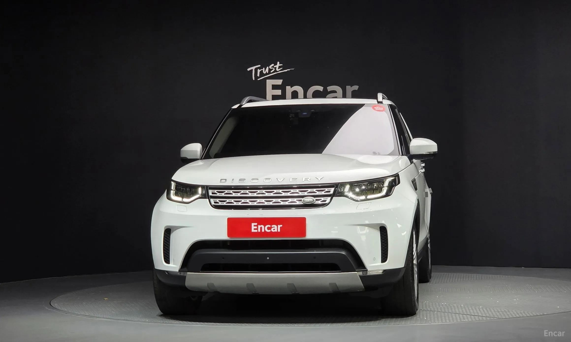Land Rover Discovery 5 превью 3