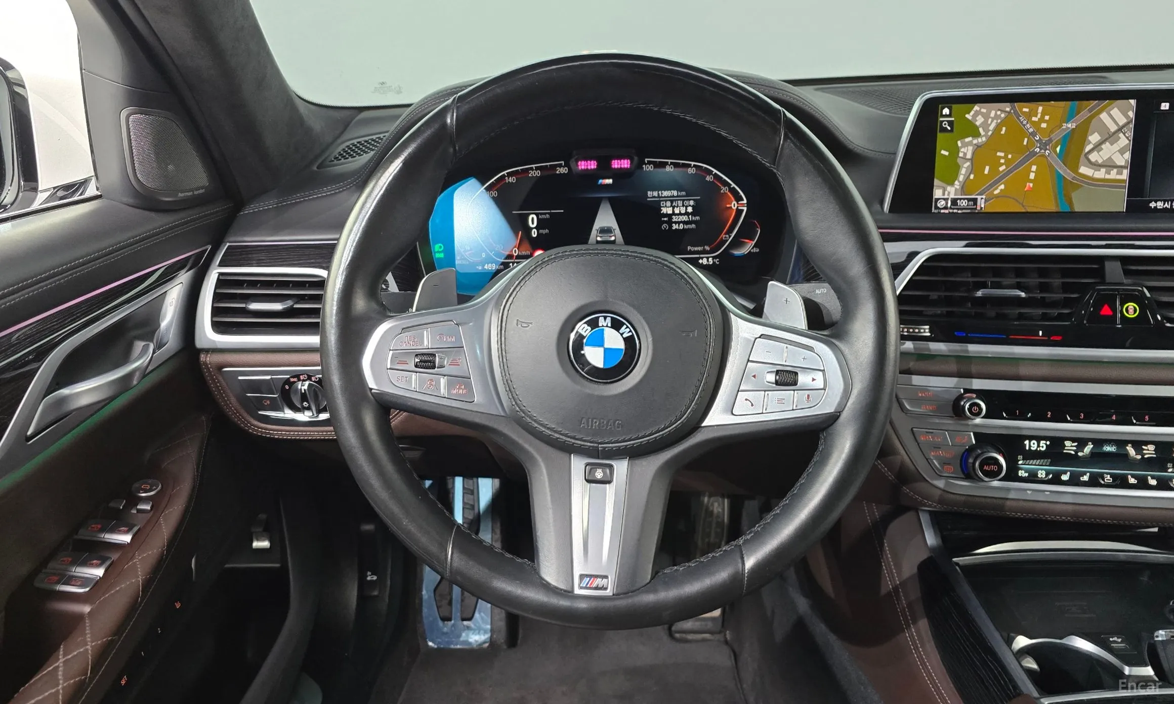 BMW 7 Series (G11) превью 13