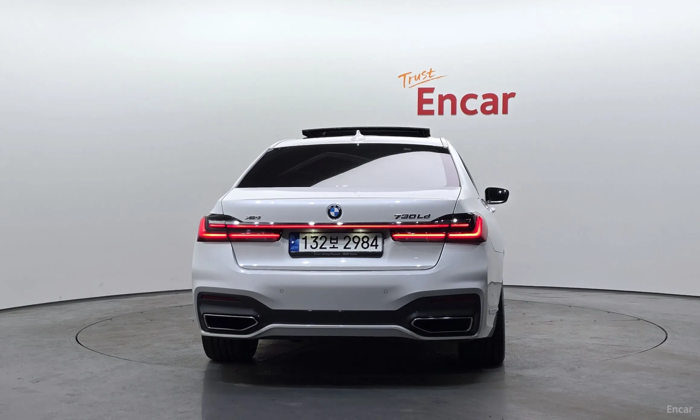 BMW 7 Series (G11) превью 4