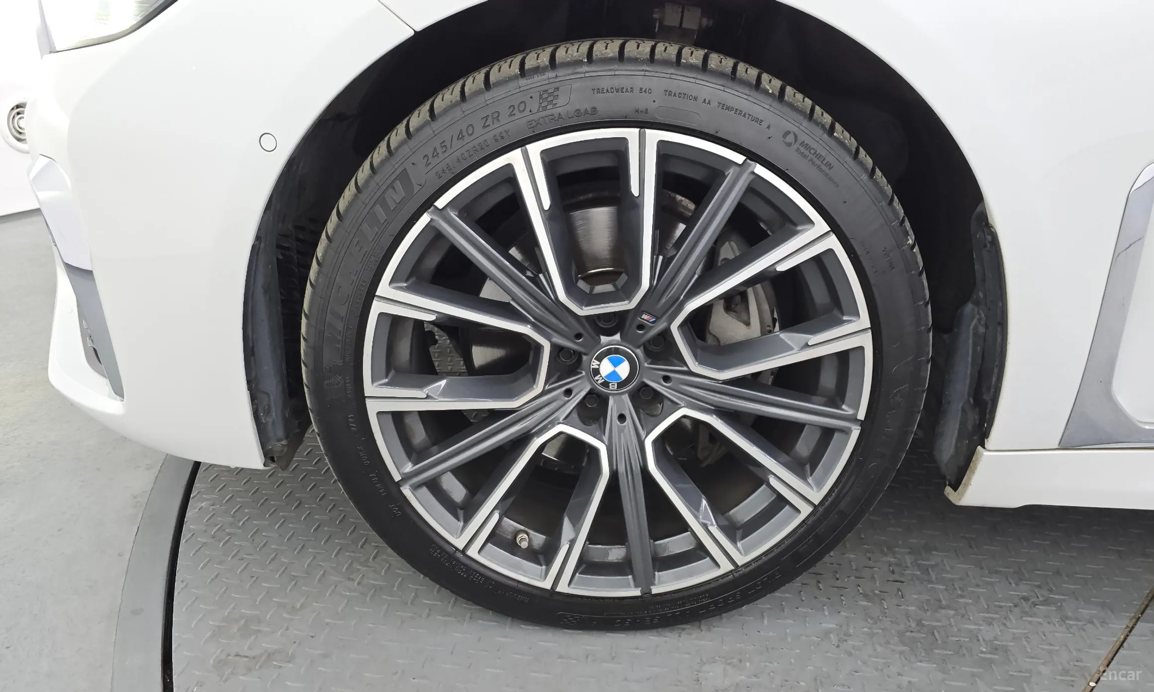 BMW 7 Series (G11) превью 5