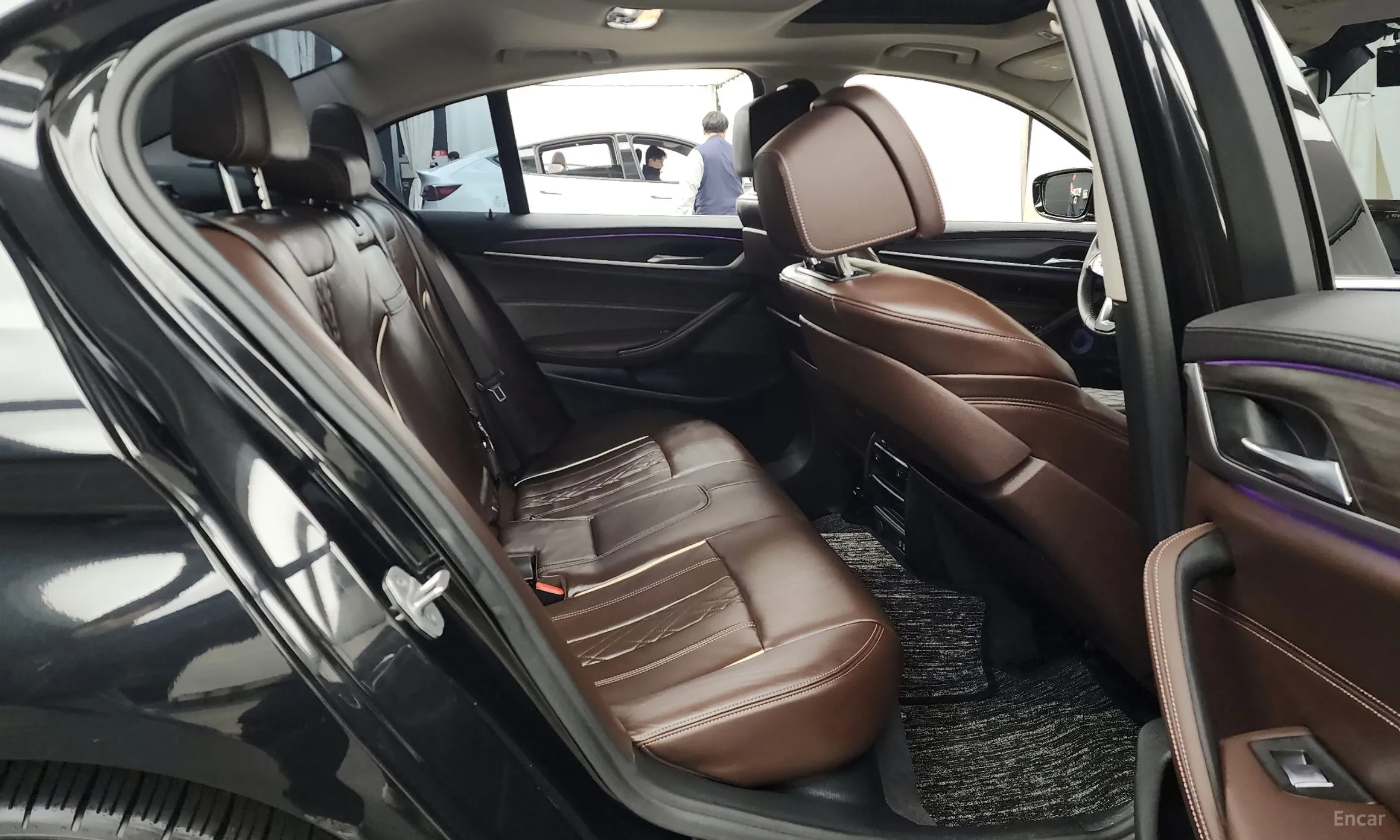 BMW 5 Series (G30) превью 12