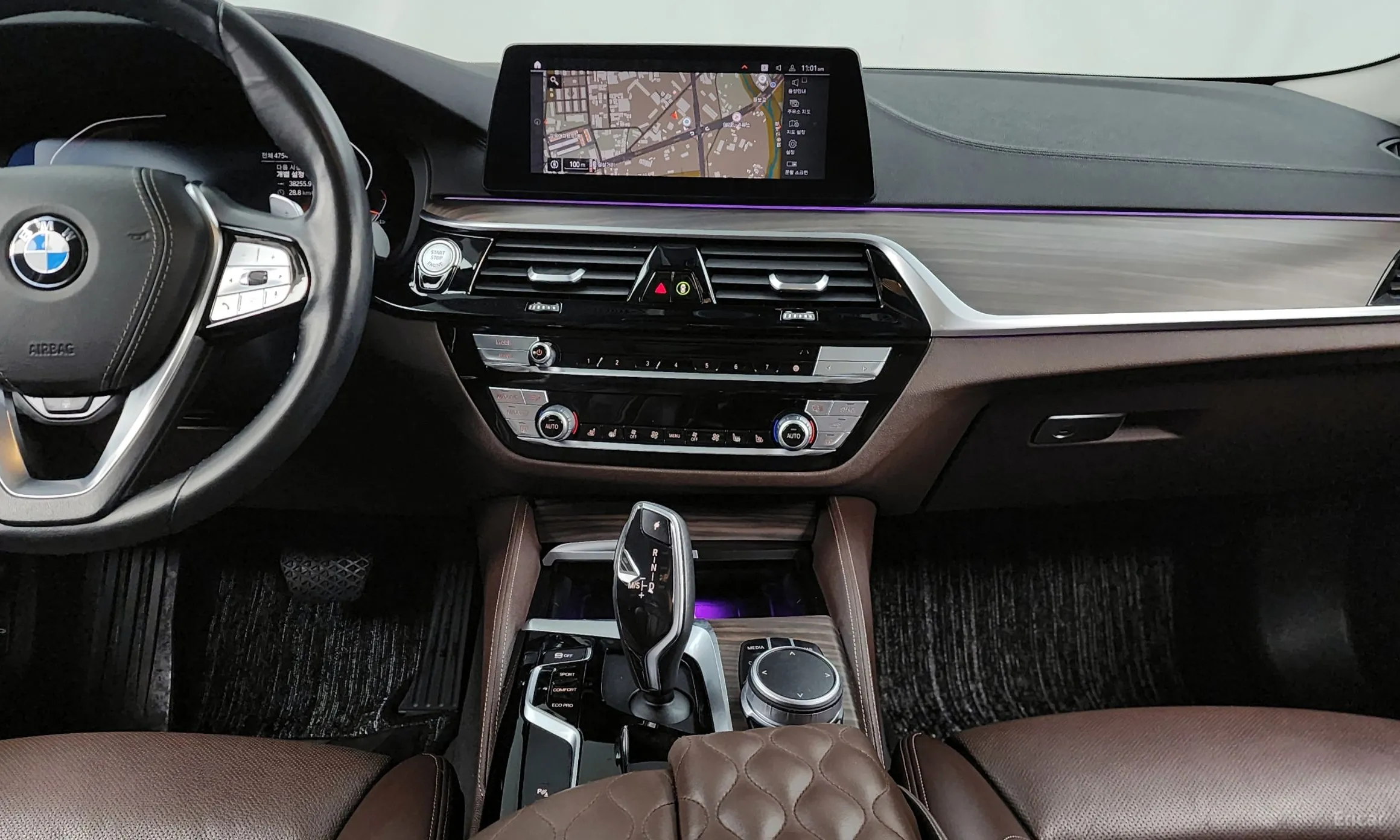 BMW 5 Series (G30) превью 14