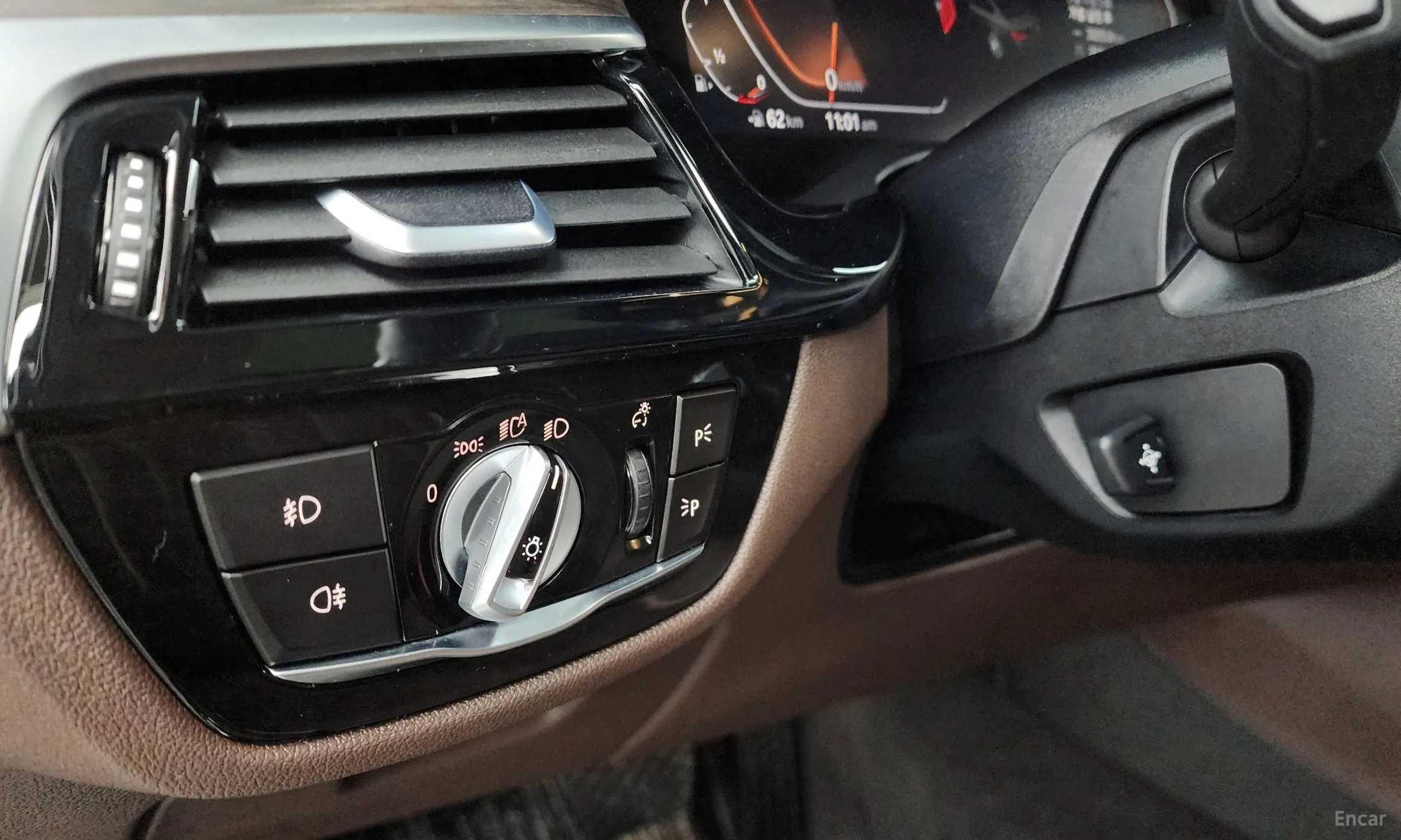 BMW 5 Series (G30) превью 16
