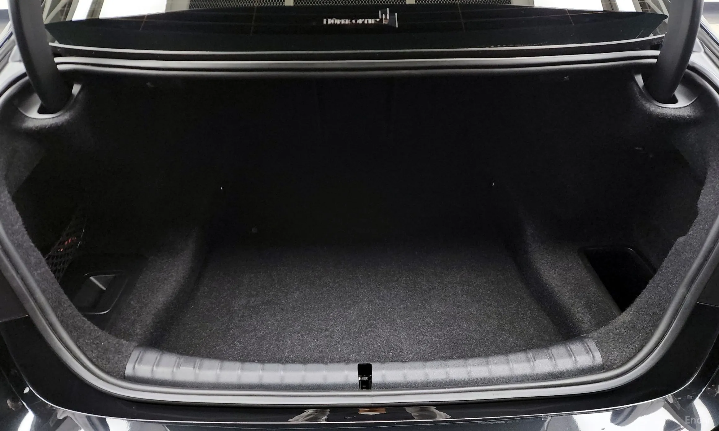 BMW 5 Series (G30) превью 20