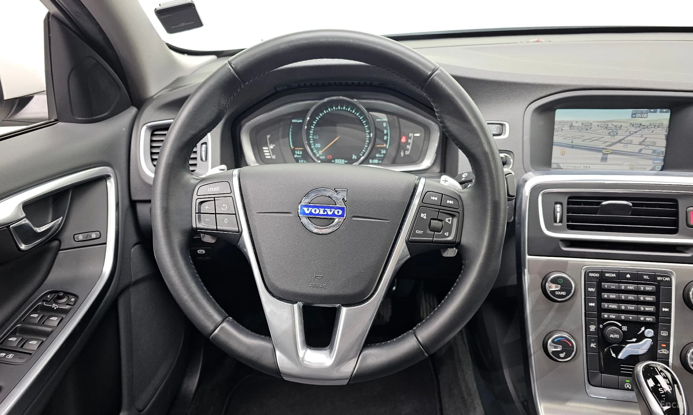 Volvo S60 превью 16