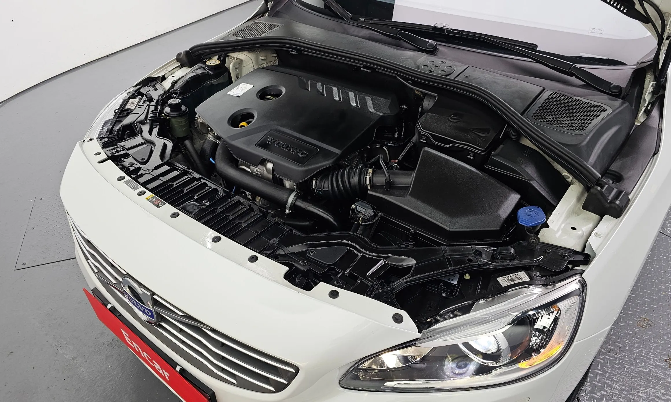 Volvo S60 превью 6