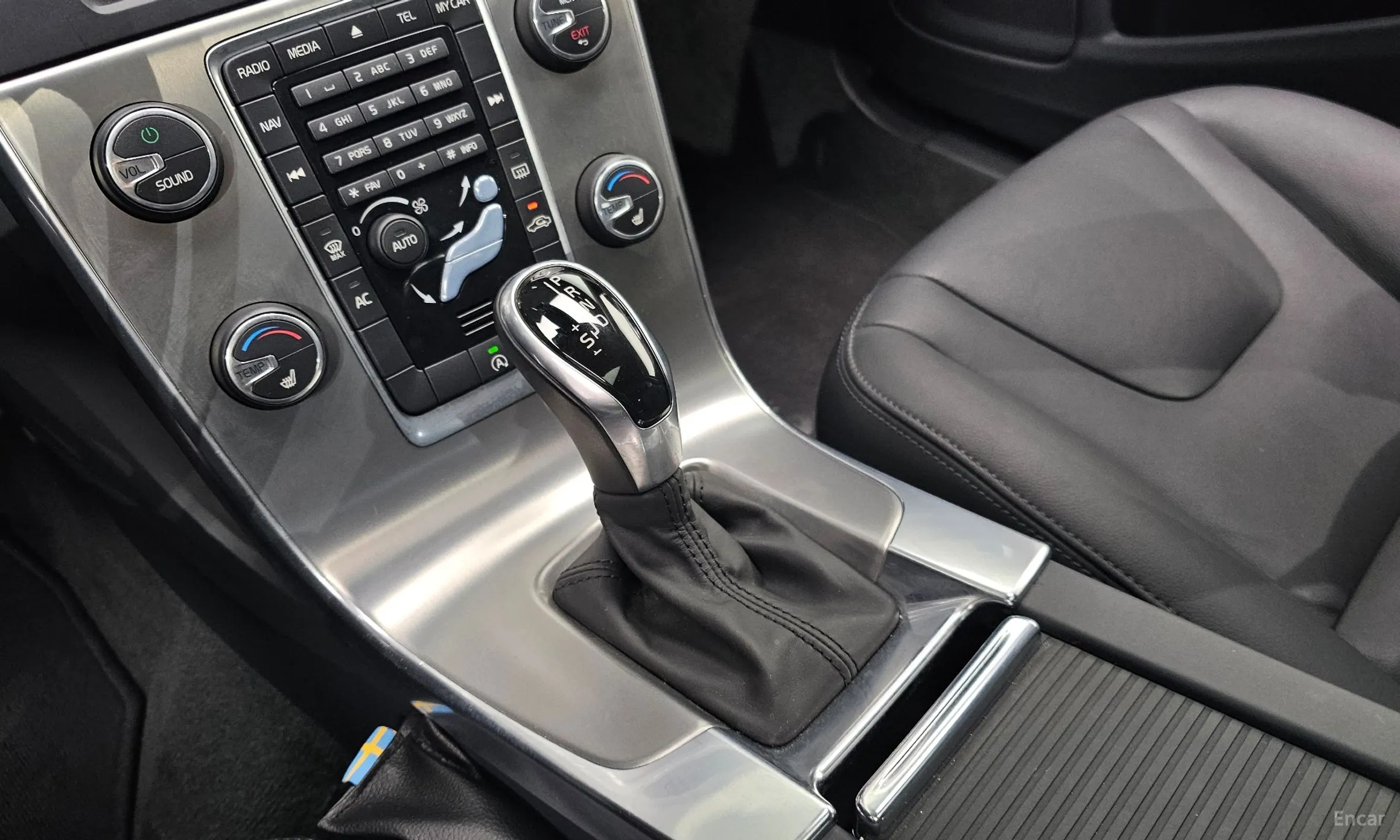 Volvo S60 превью 9