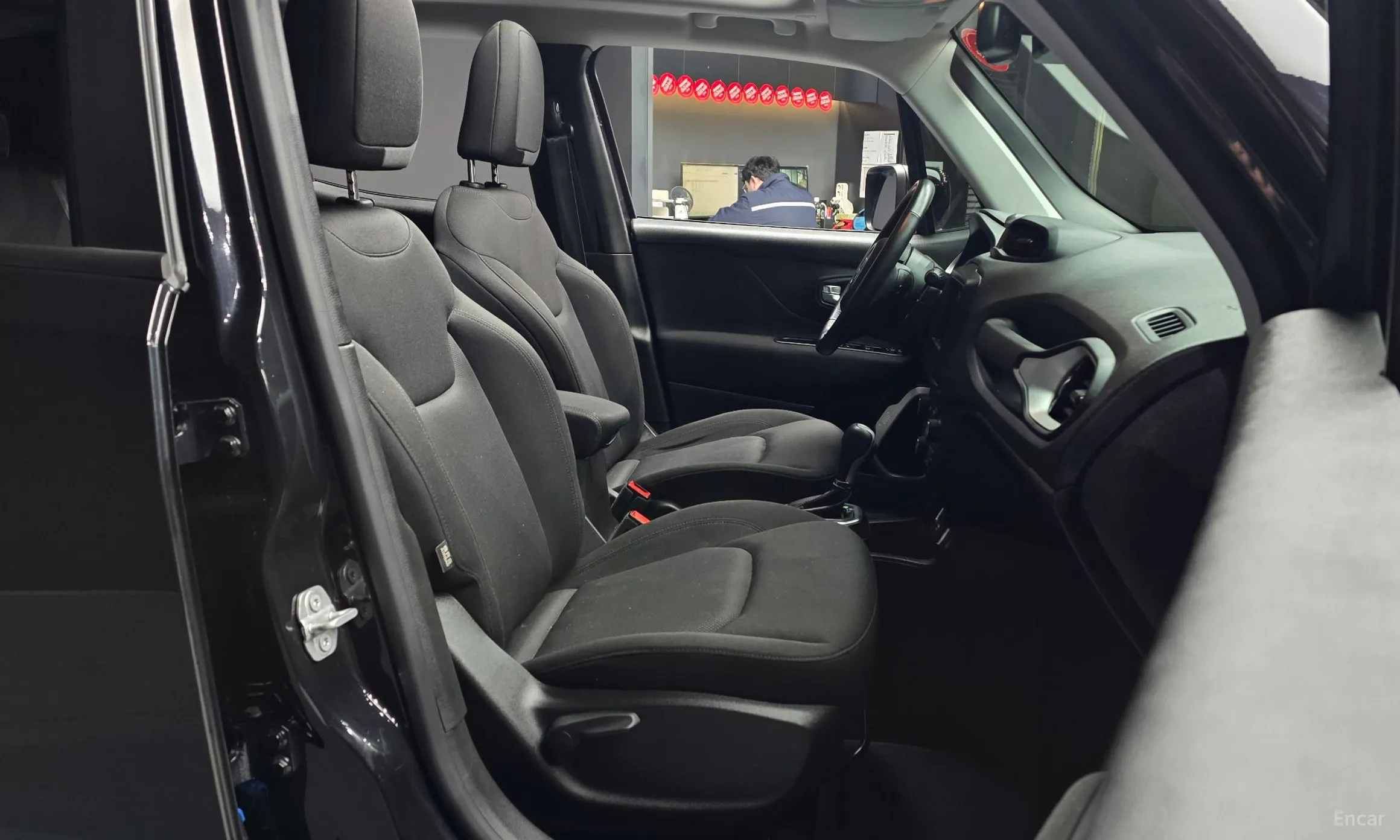 Jeep Renegade превью 11