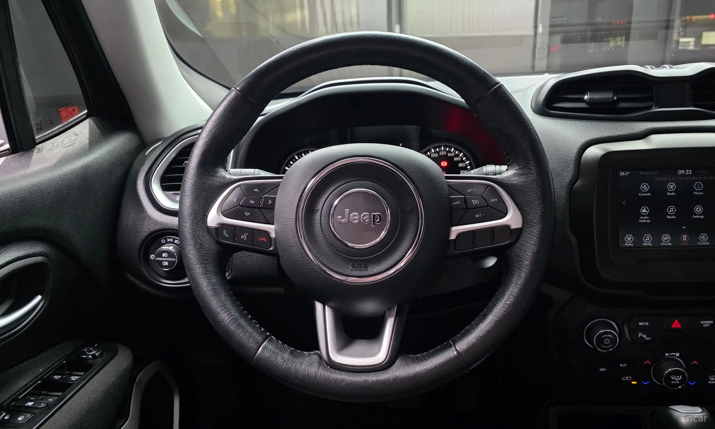 Jeep Renegade превью 13