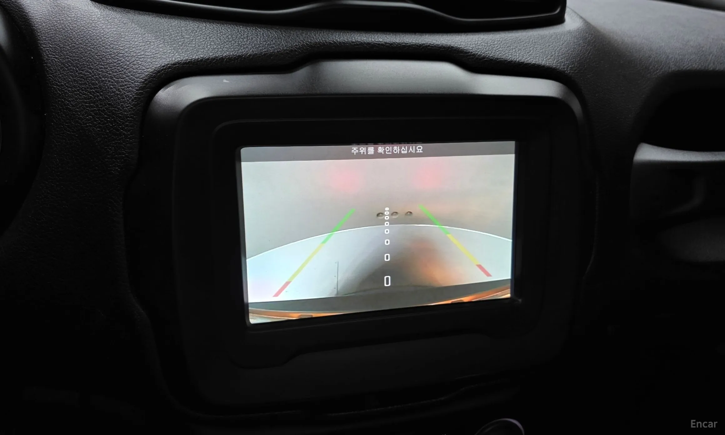 Jeep Renegade превью 15