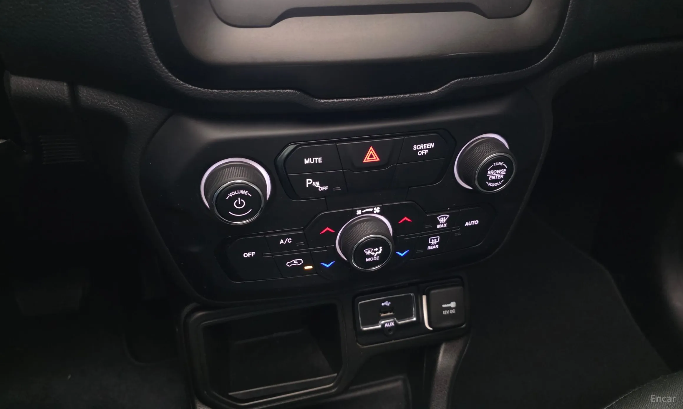 Jeep Renegade превью 16