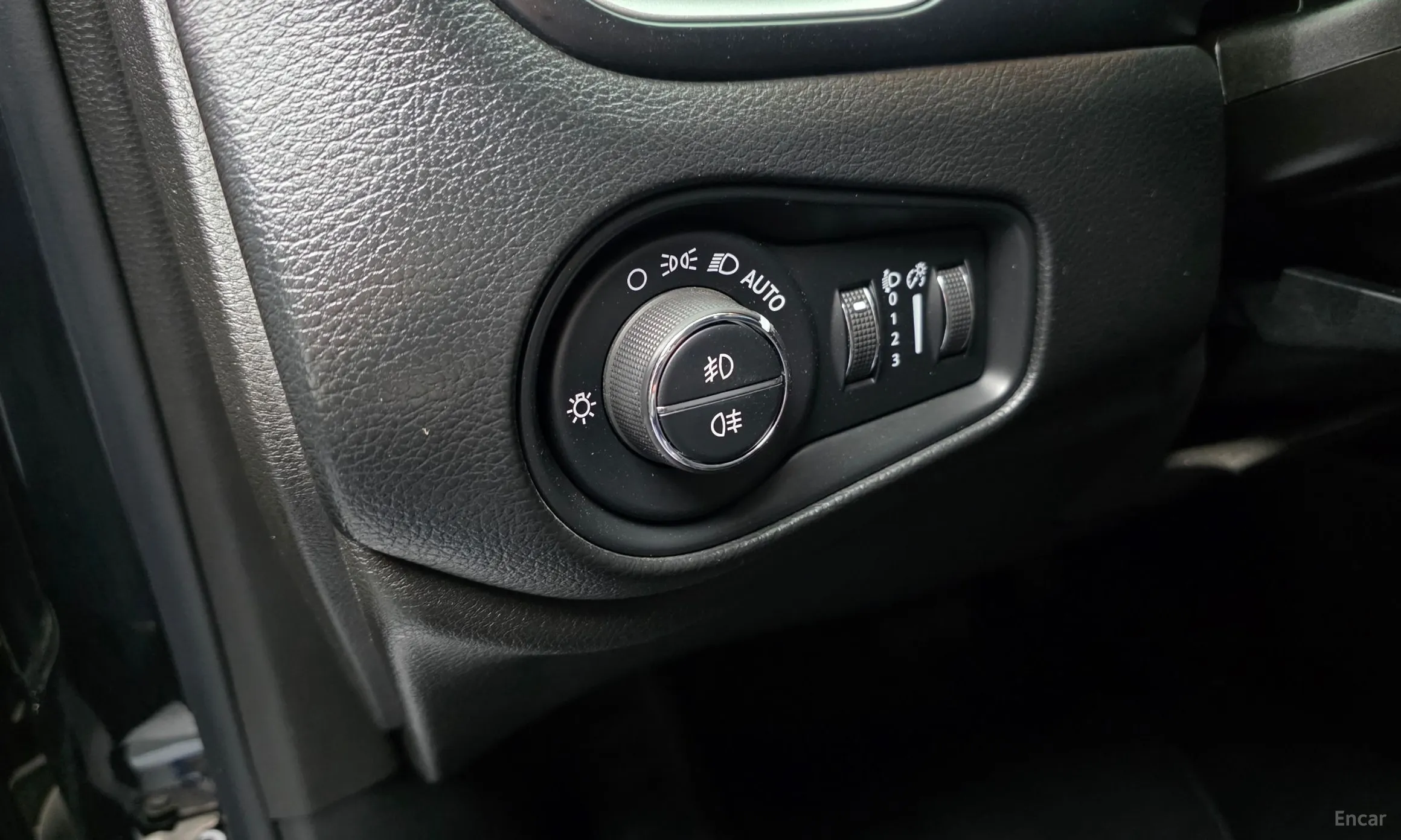 Jeep Renegade превью 19